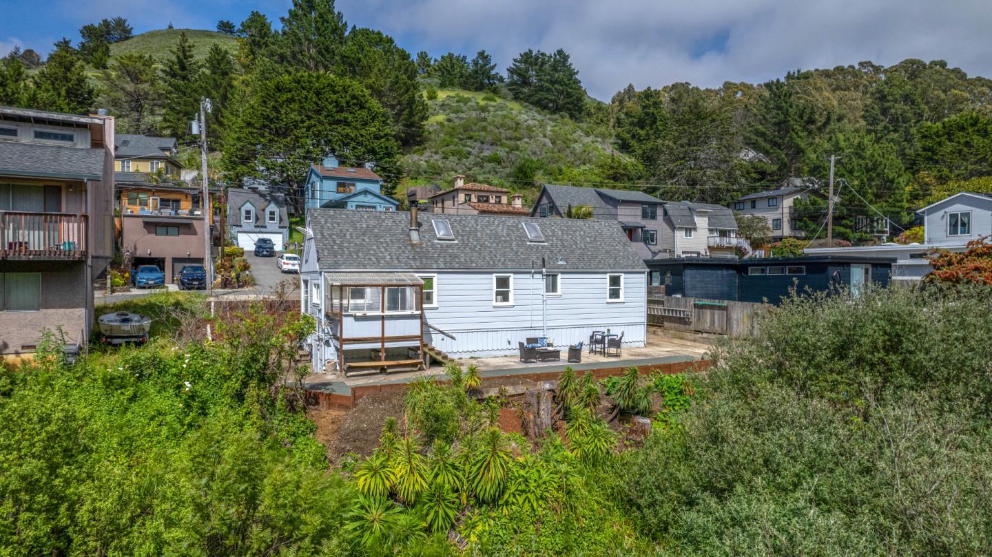 752 Rockaway Beach AVE
