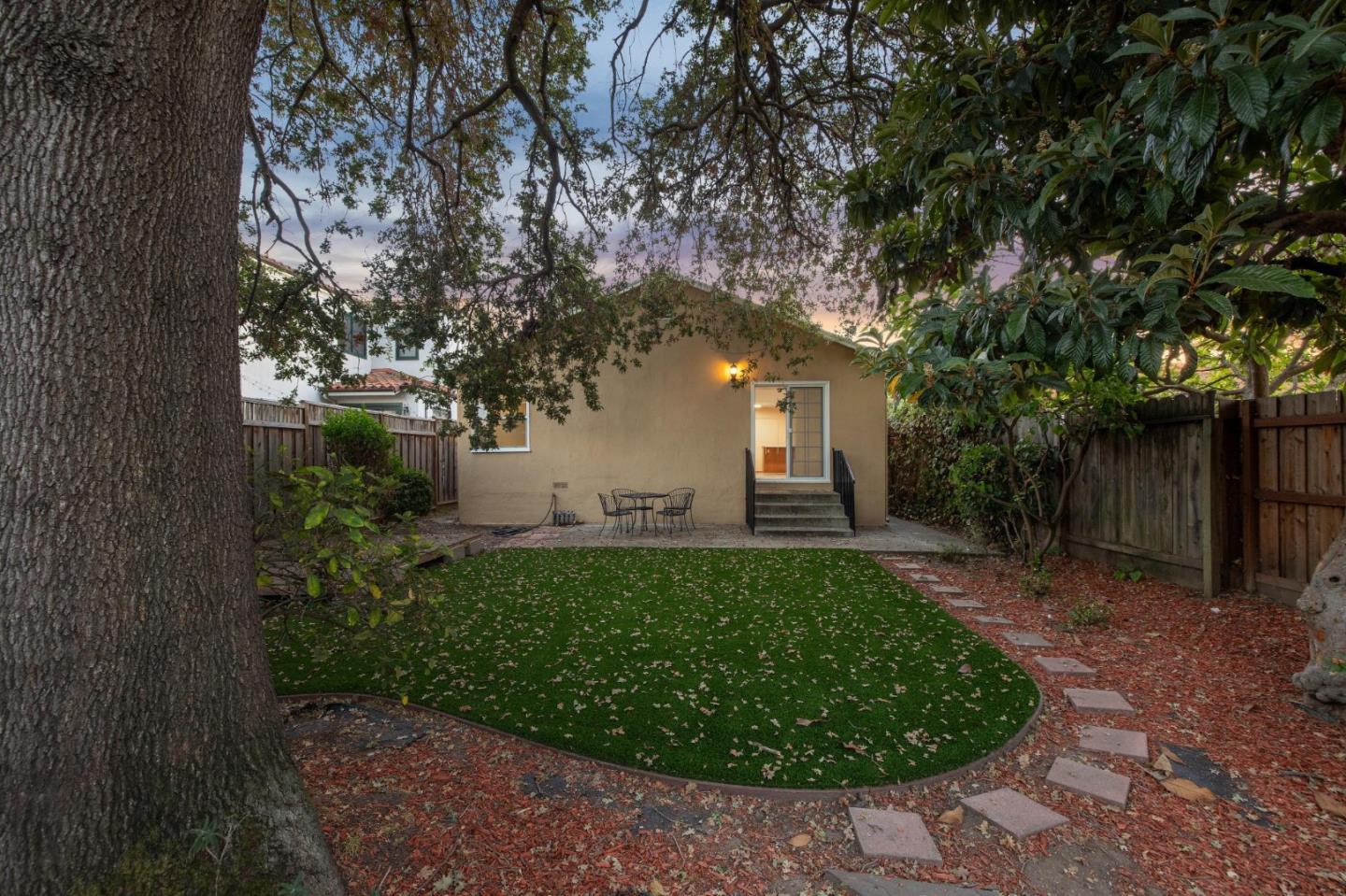 1117 Cedar ST