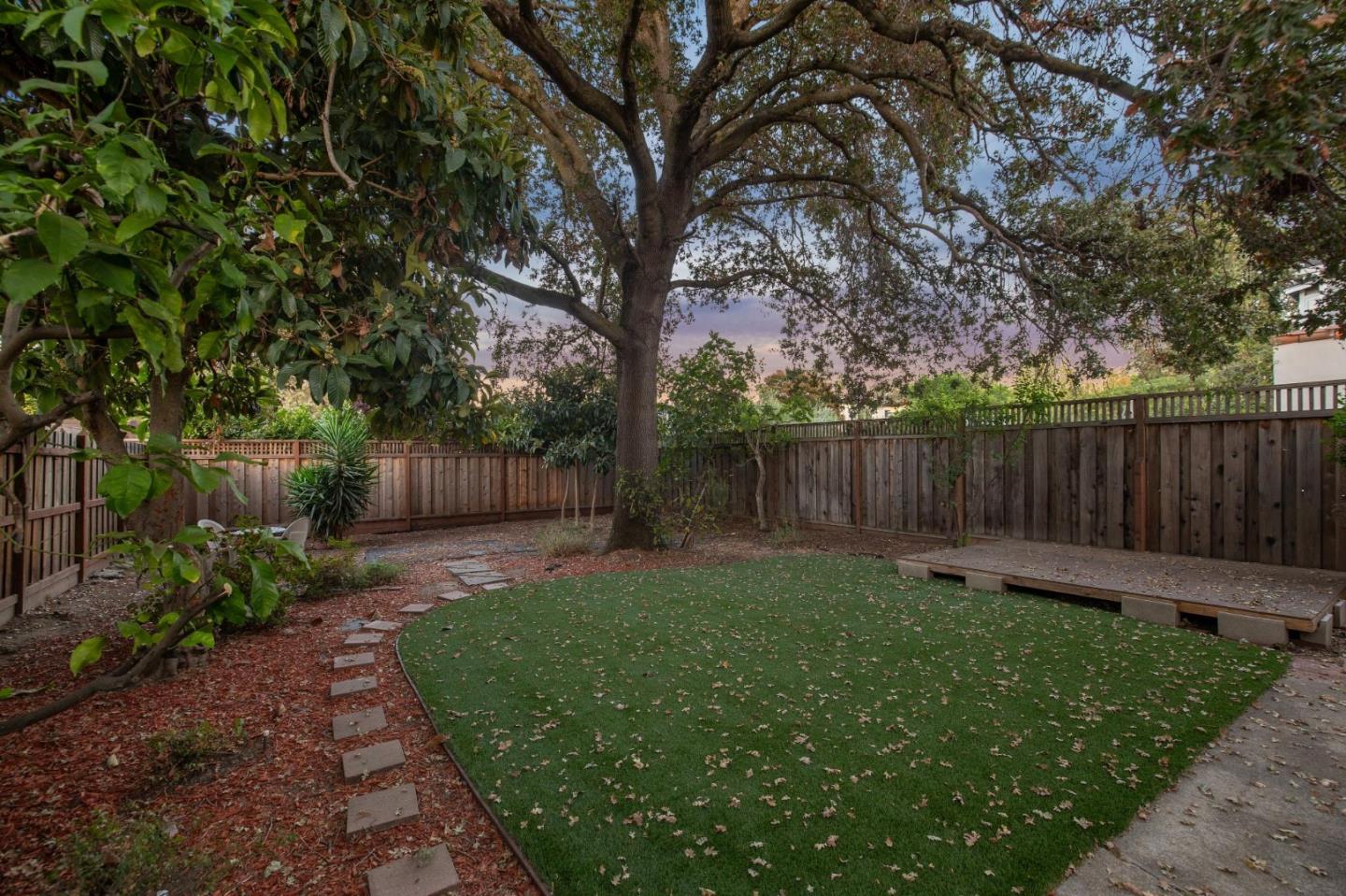1117 Cedar ST