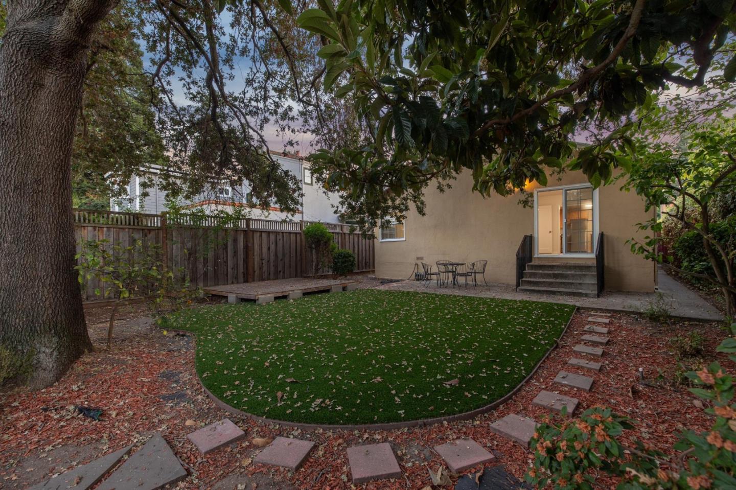 1117 Cedar ST