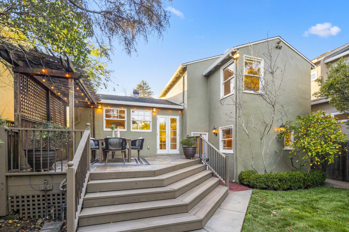 2617 Isabelle AVE