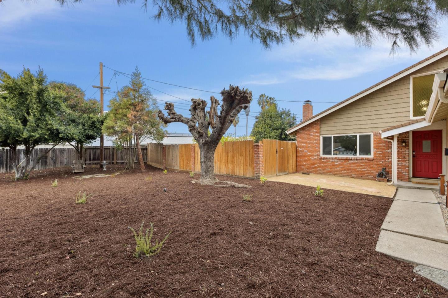 2521 Huron DR