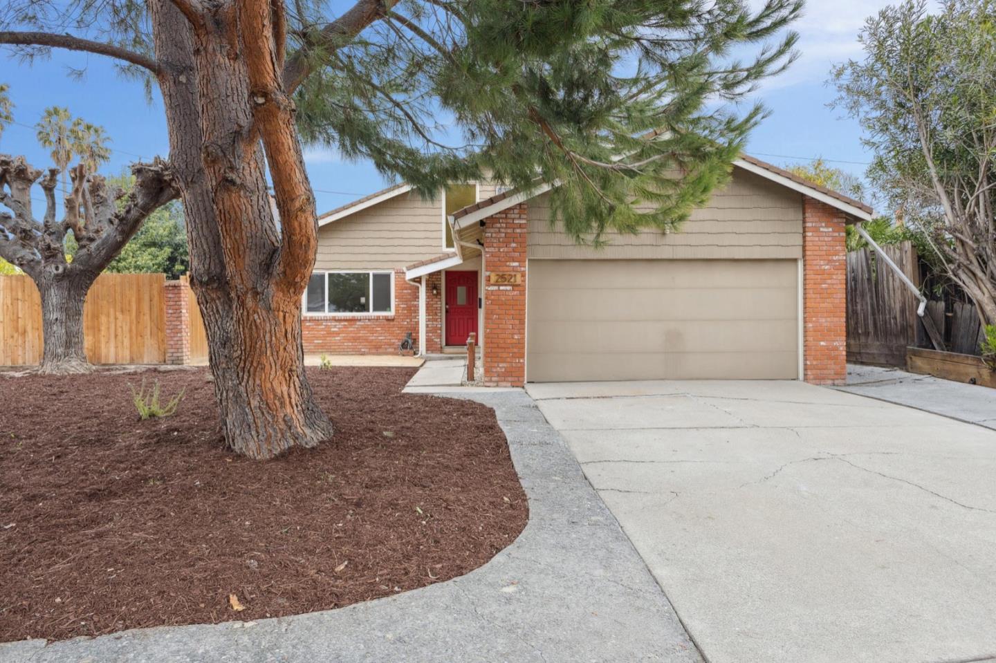 2521 Huron DR