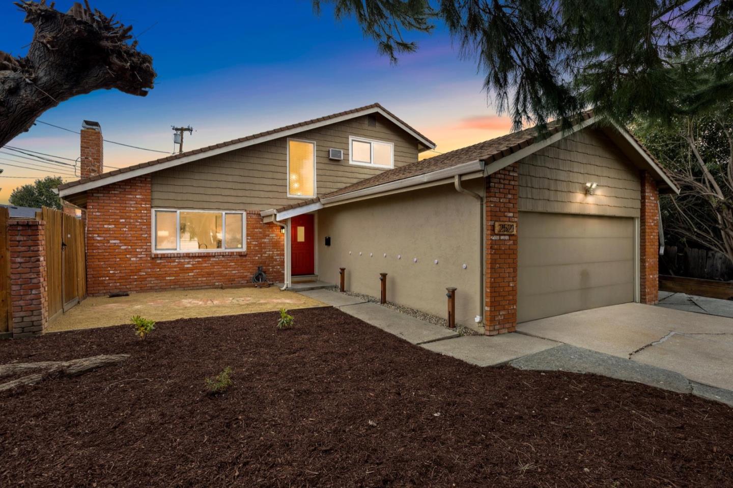 2521 Huron DR