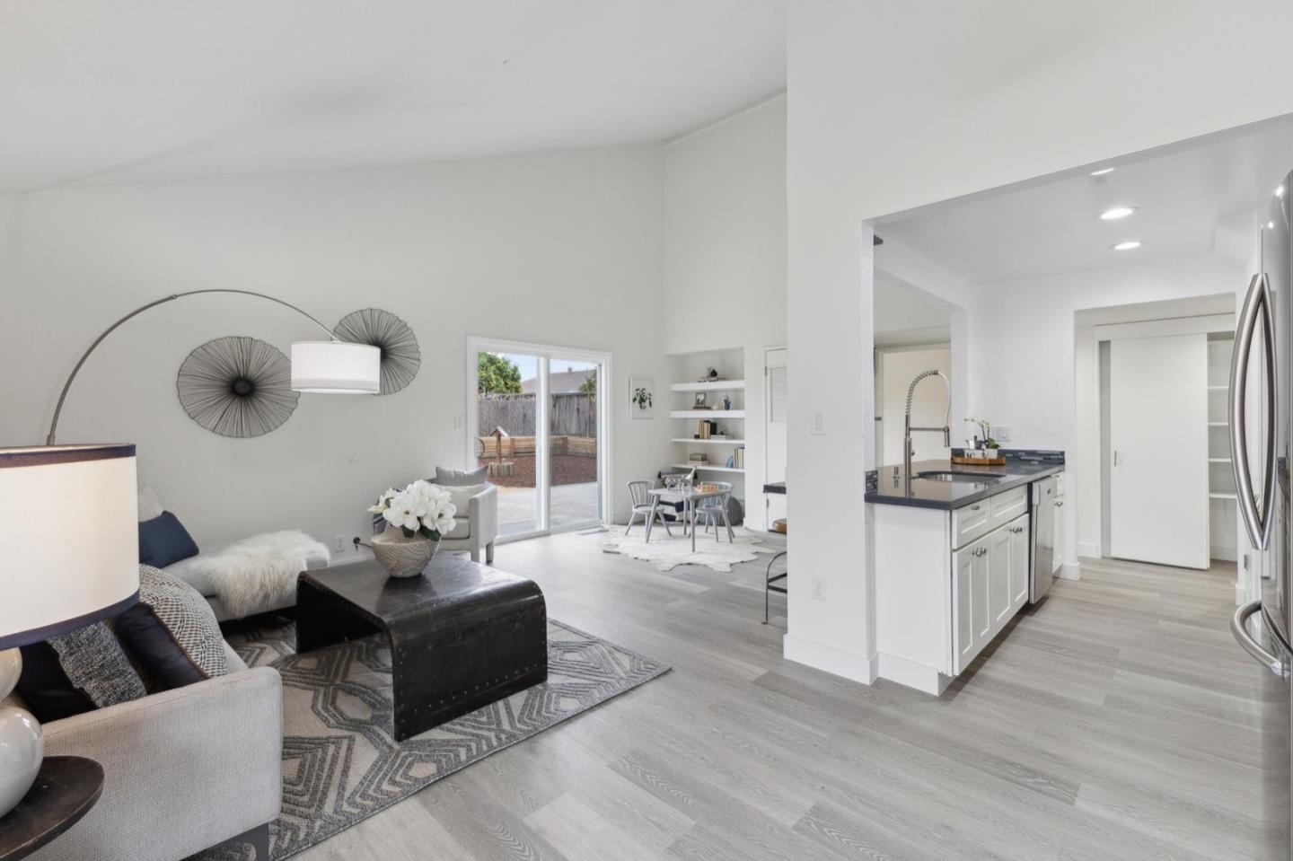 2521 Huron DR