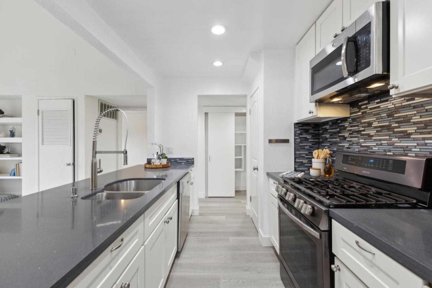 2521 Huron DR