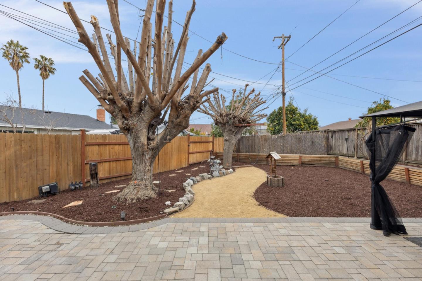 2521 Huron DR