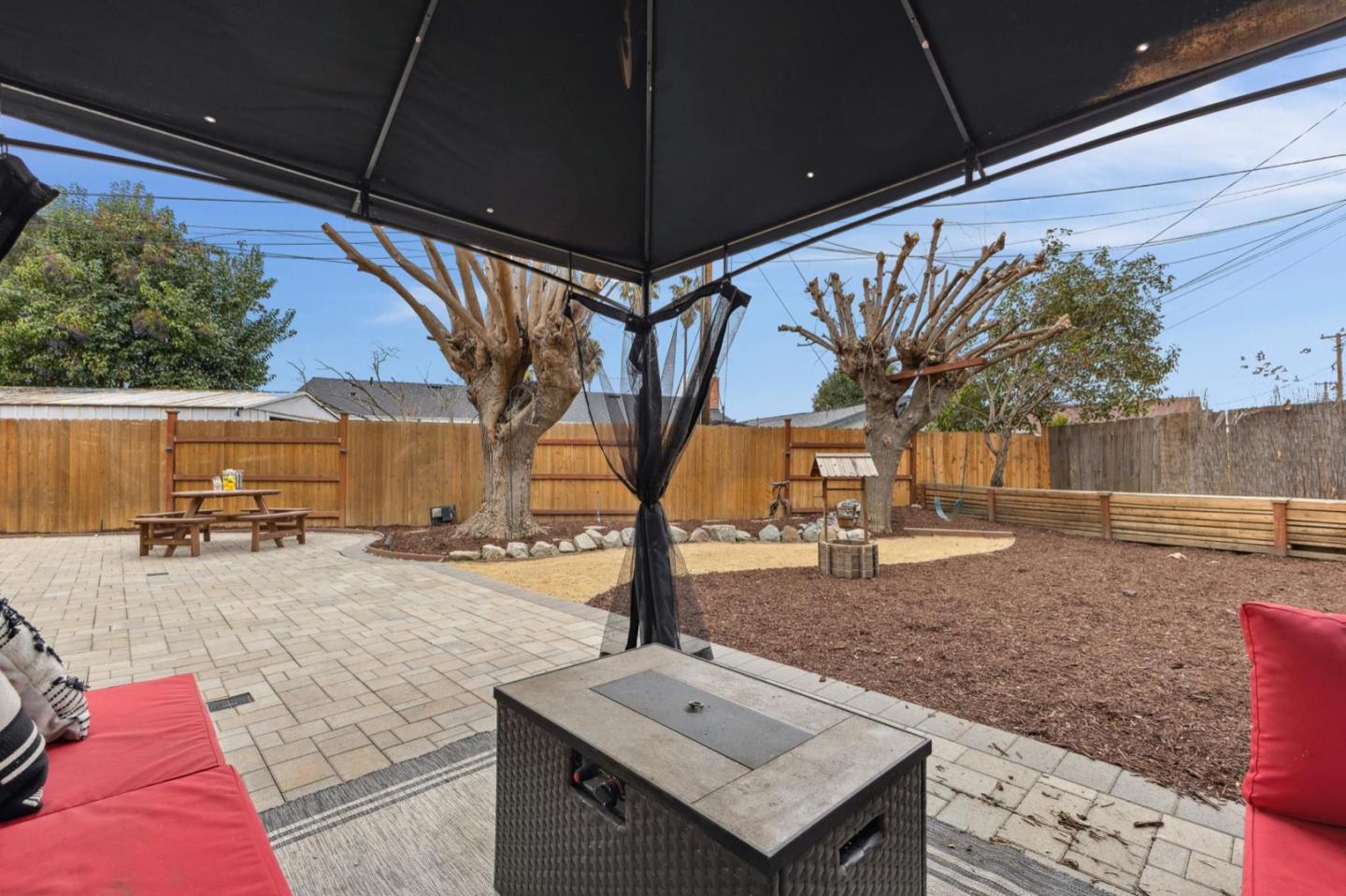 2521 Huron DR