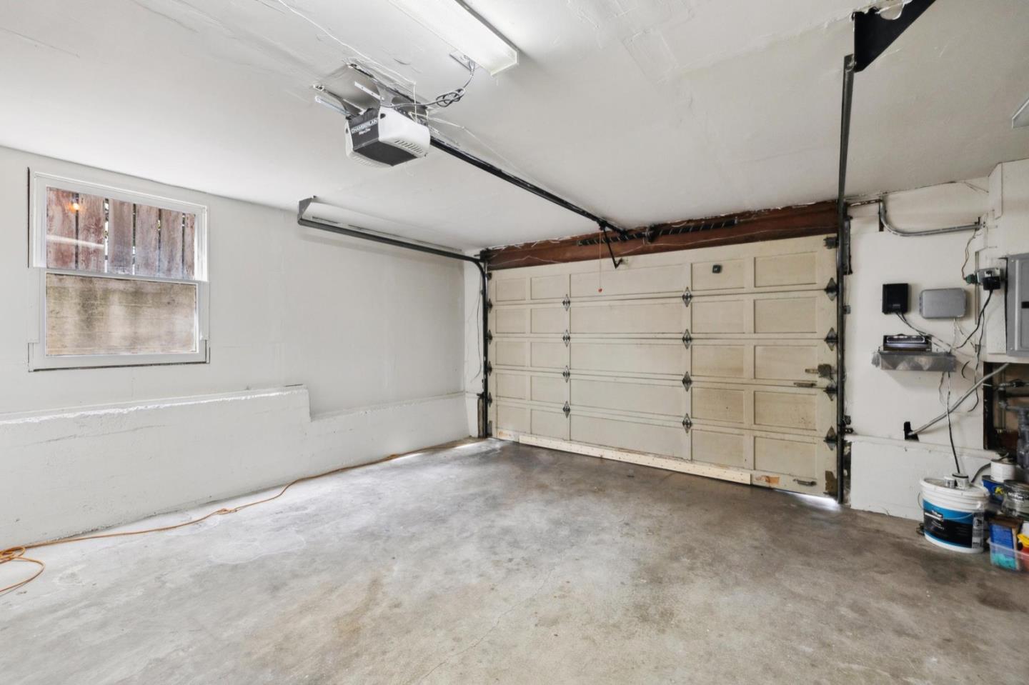 824 Orange AVE