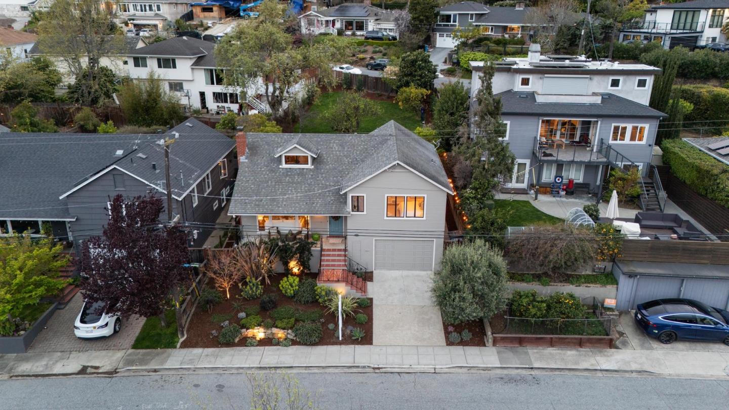 824 Orange AVE