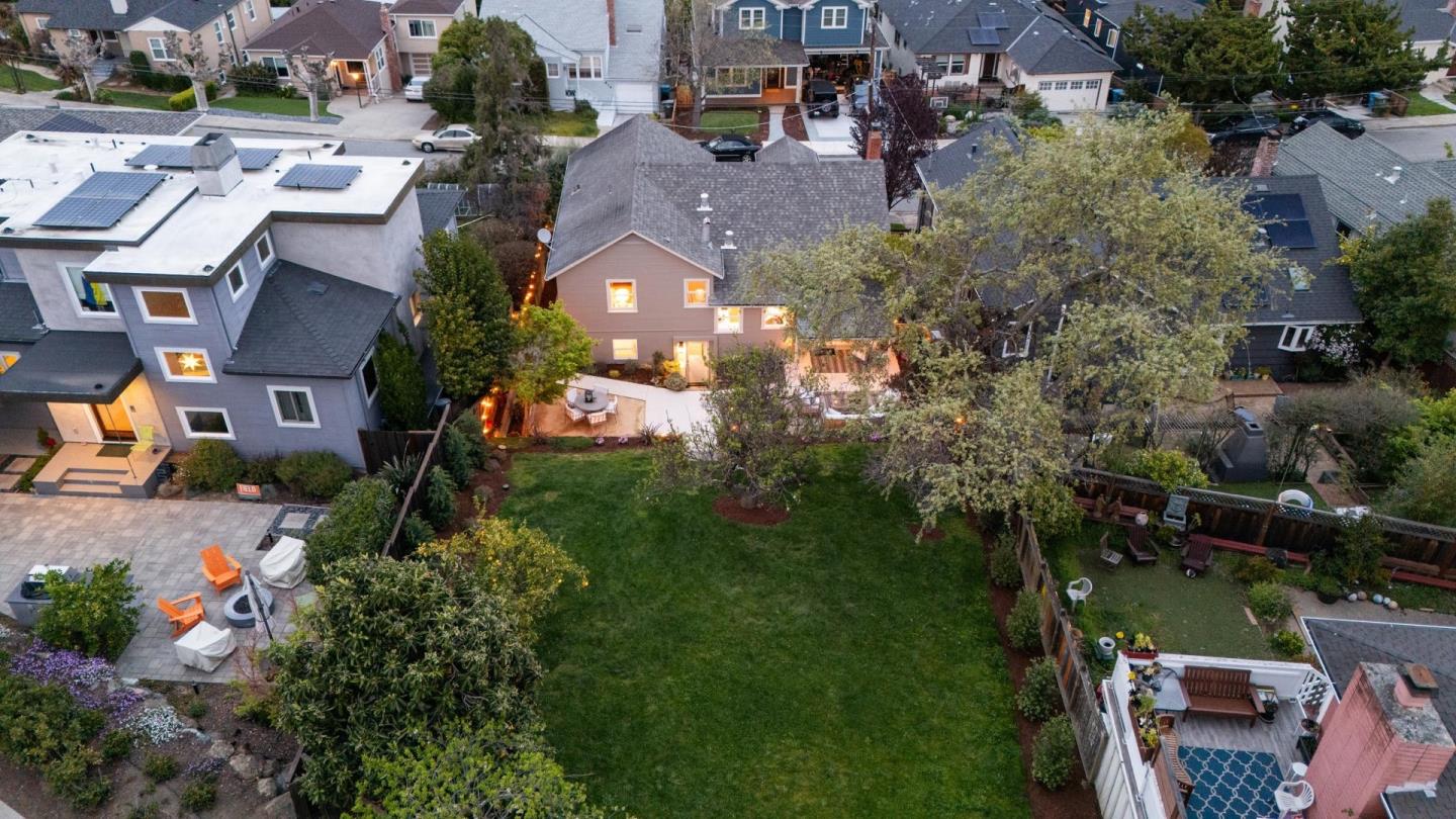 824 Orange AVE