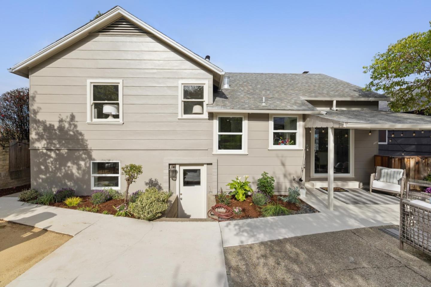 824 Orange AVE