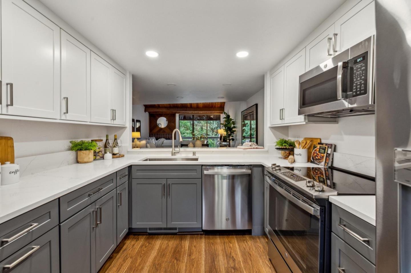 2327 Ticonderoga DR