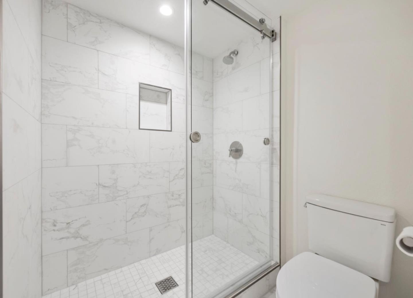 1 Laurel Street 202