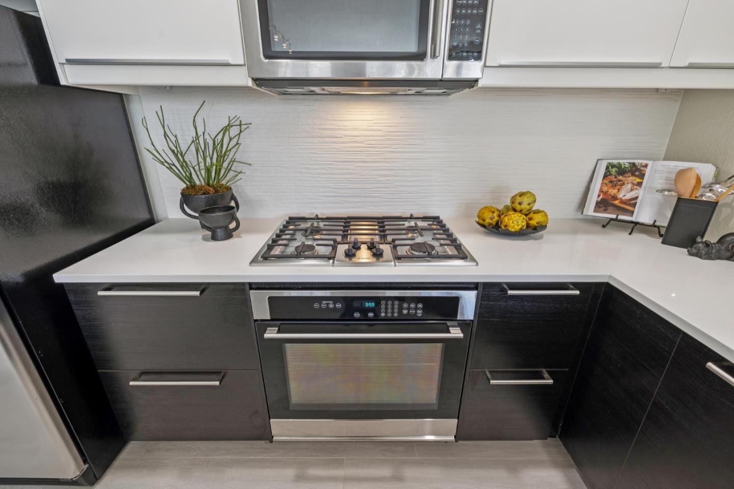 100 Baltic Circle 128