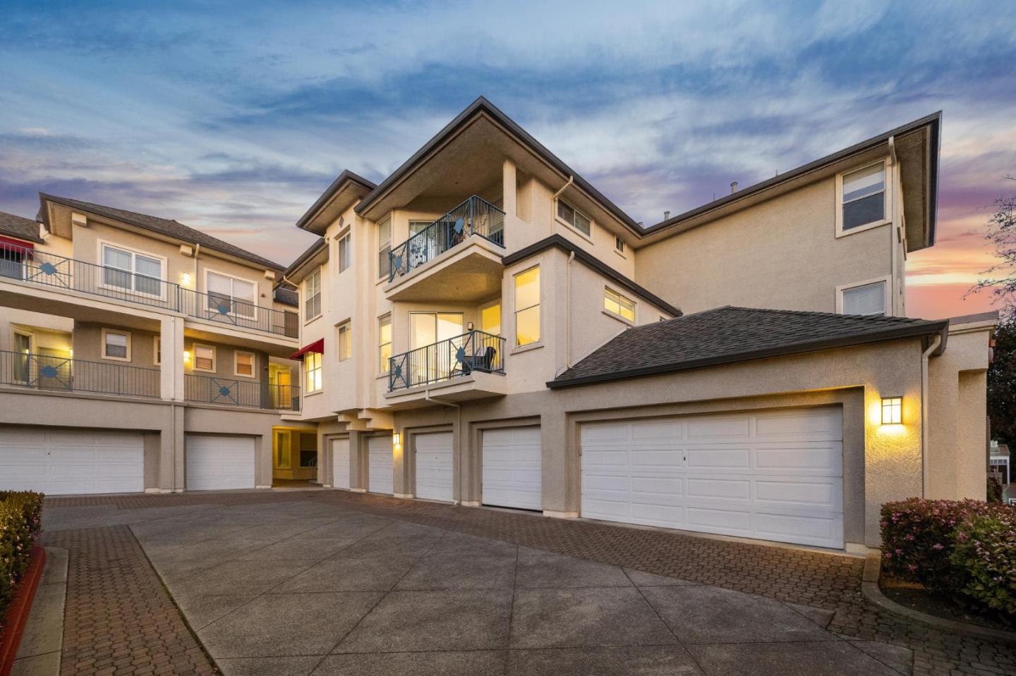 100 Baltic Circle 128