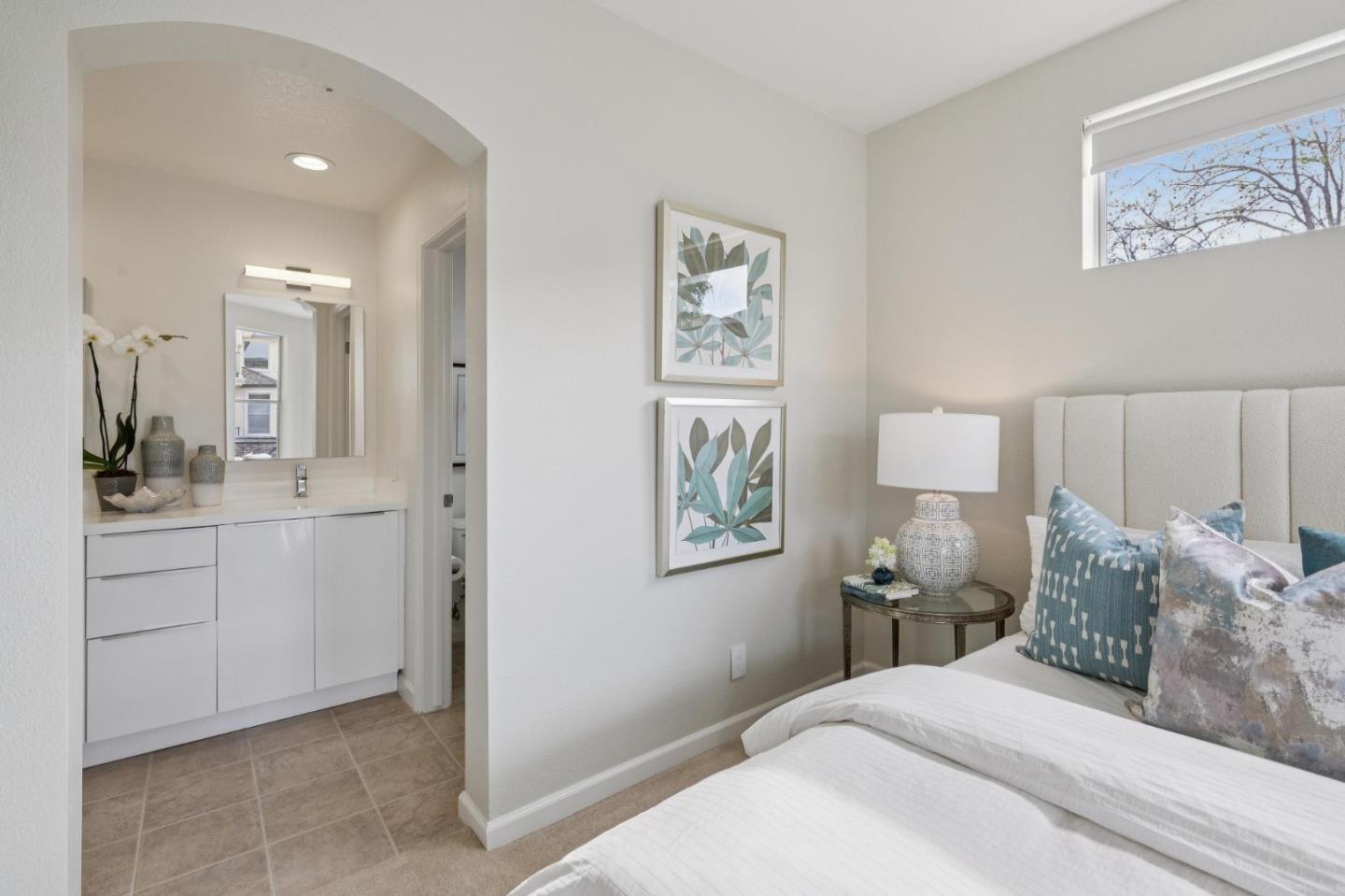 100 Baltic Circle 128