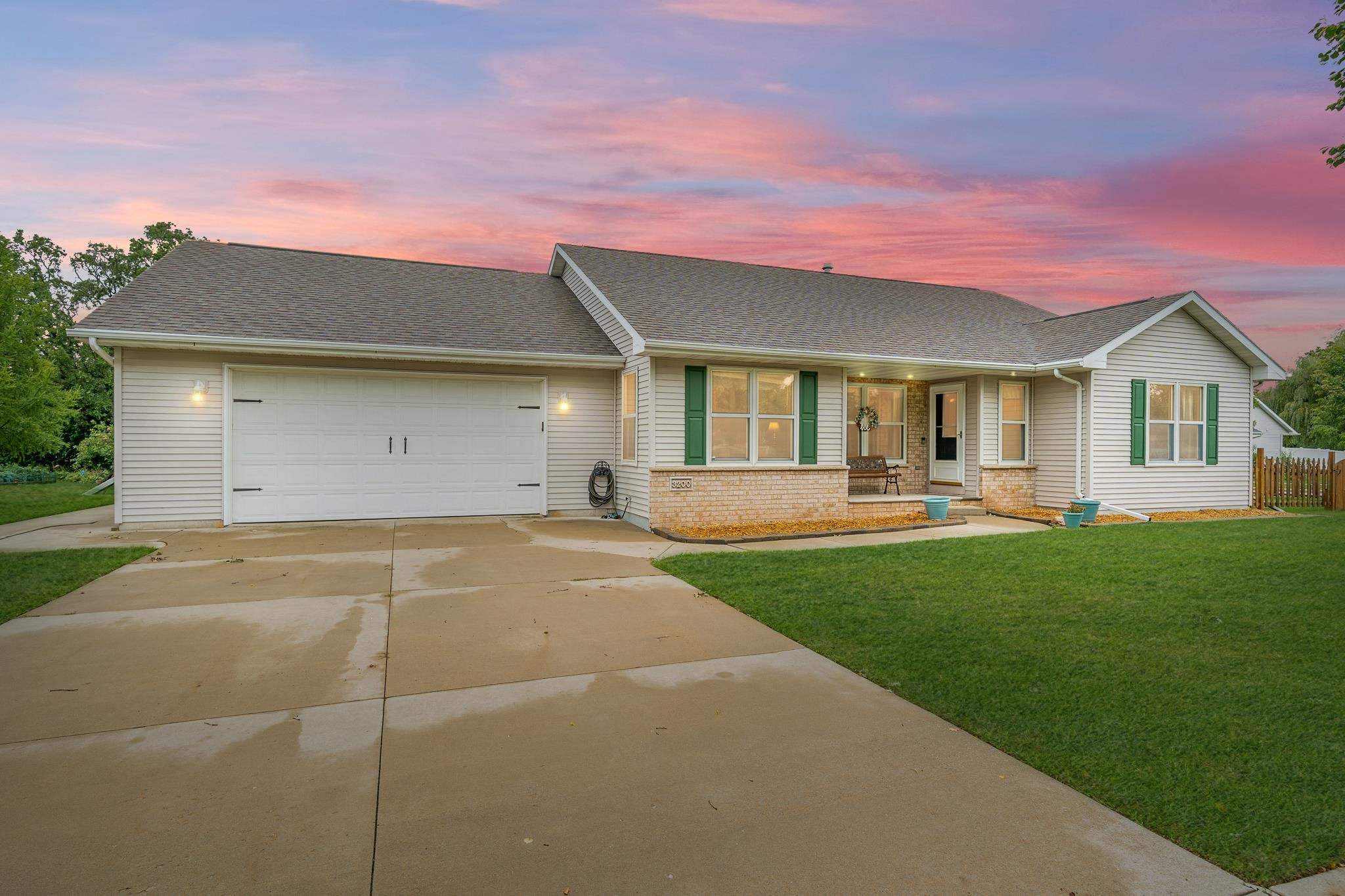 3200 MOCKINGBIRD Way