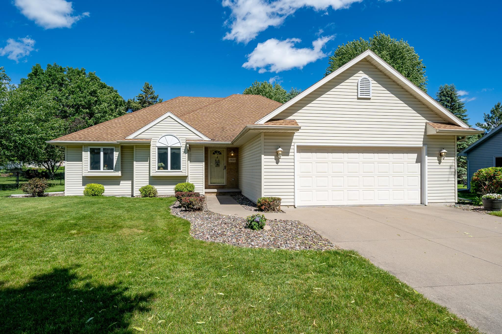 1900 S CARRIAGE Lane