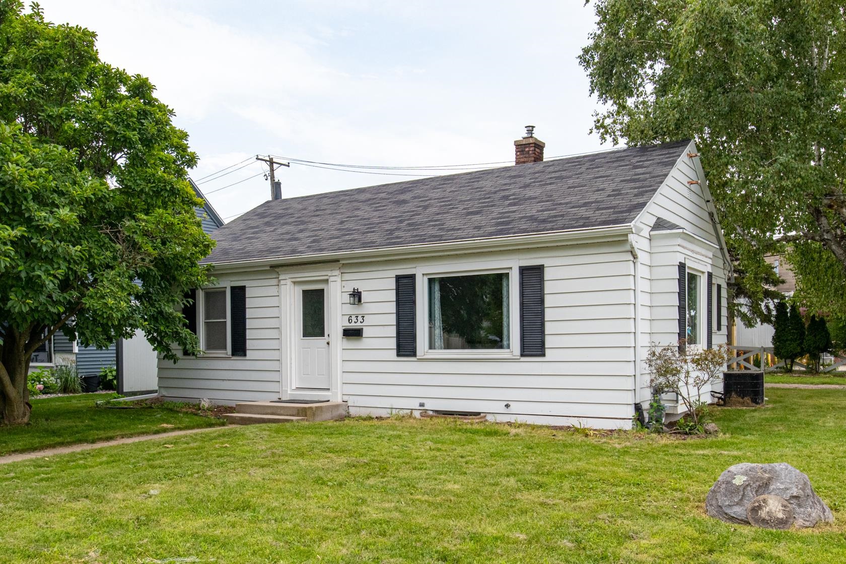 633 N LINWOOD Avenue
