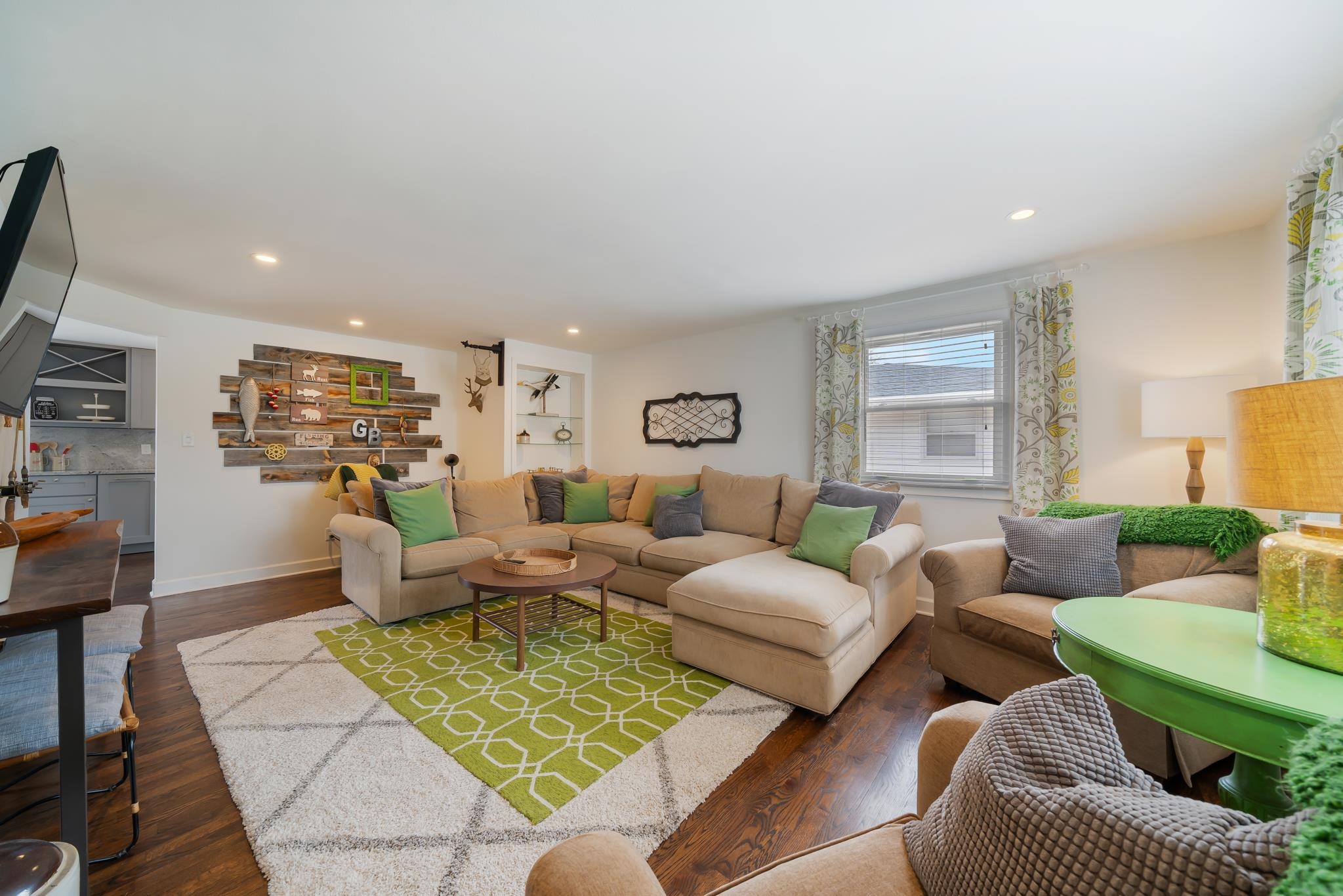 1501 WALLS Street
