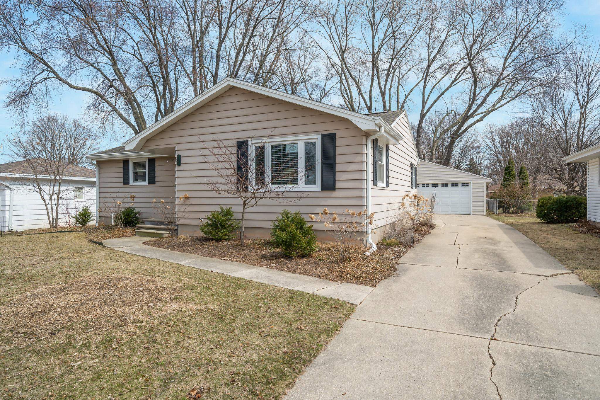 1501 WALLS Street