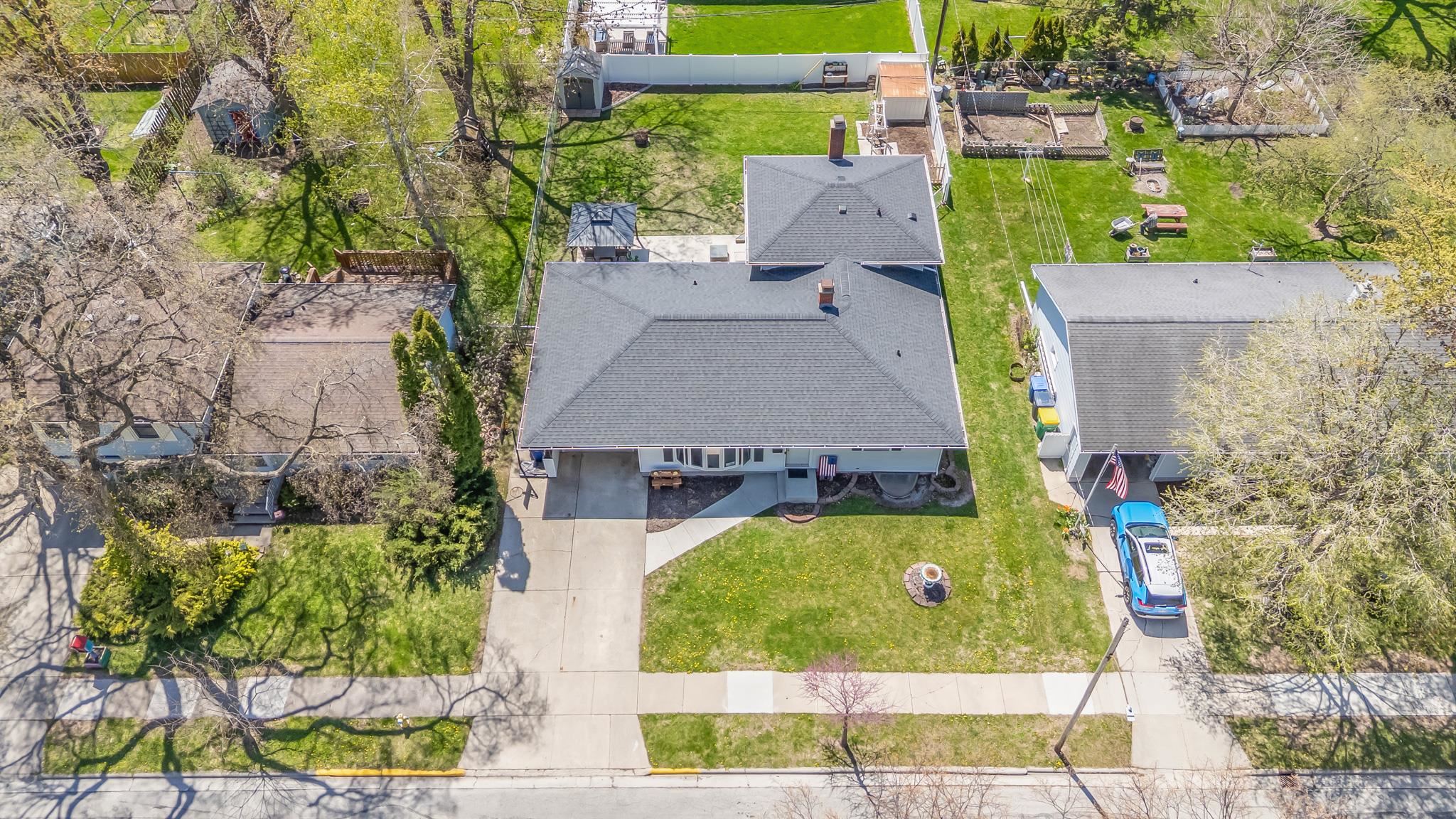 1083 KENWOOD Street
