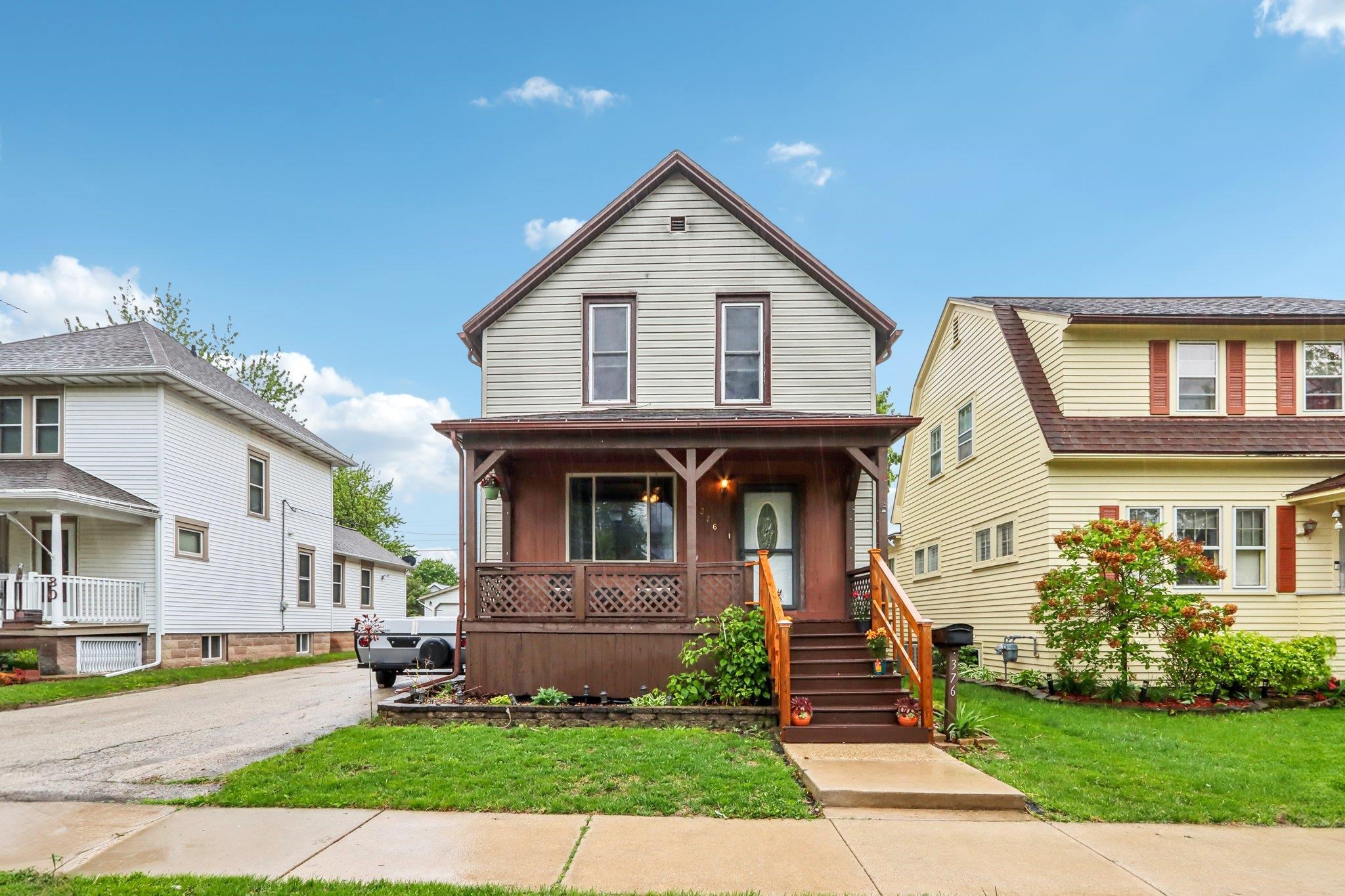 376 E 2ND Street