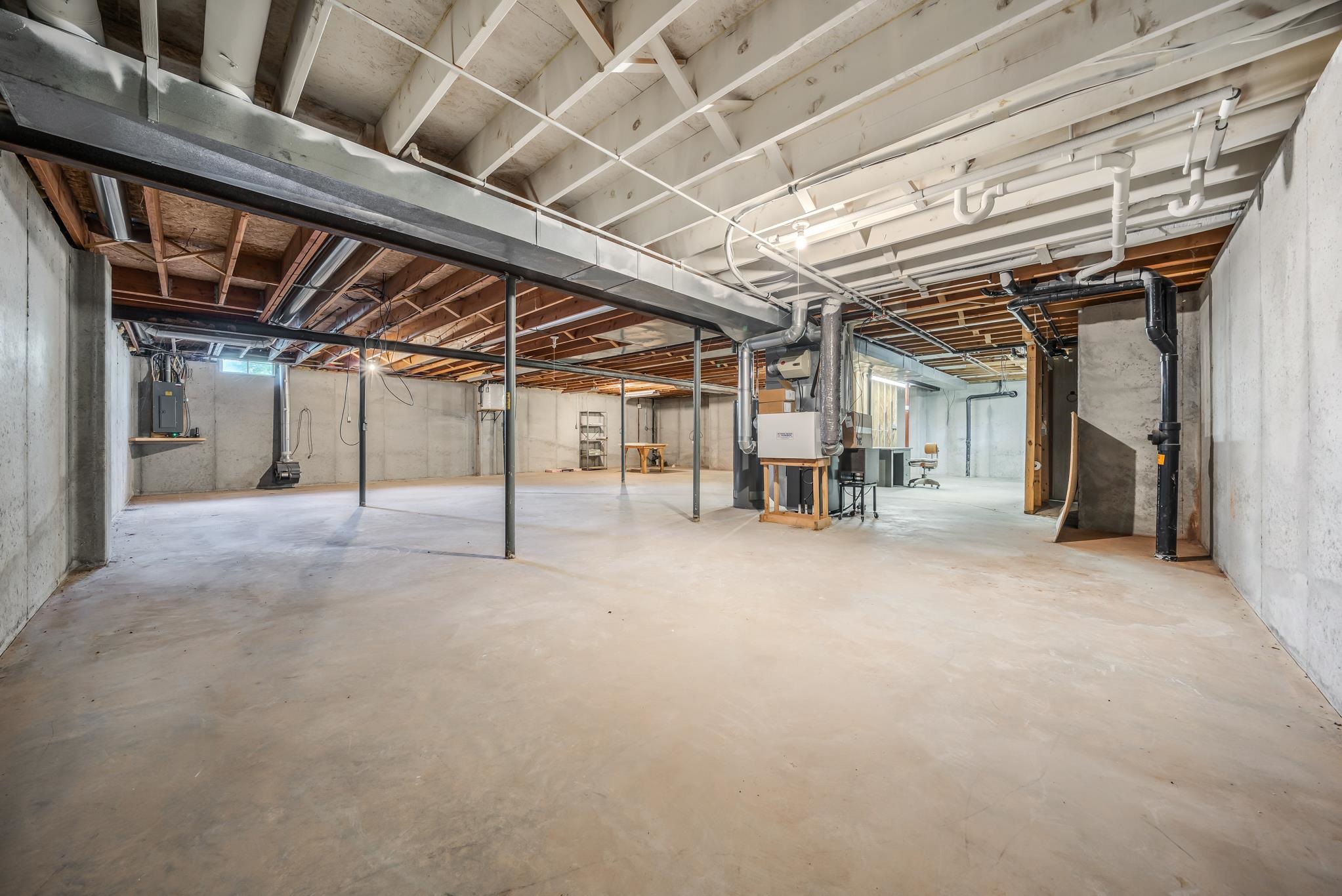 942 E MAYFIELD Drive