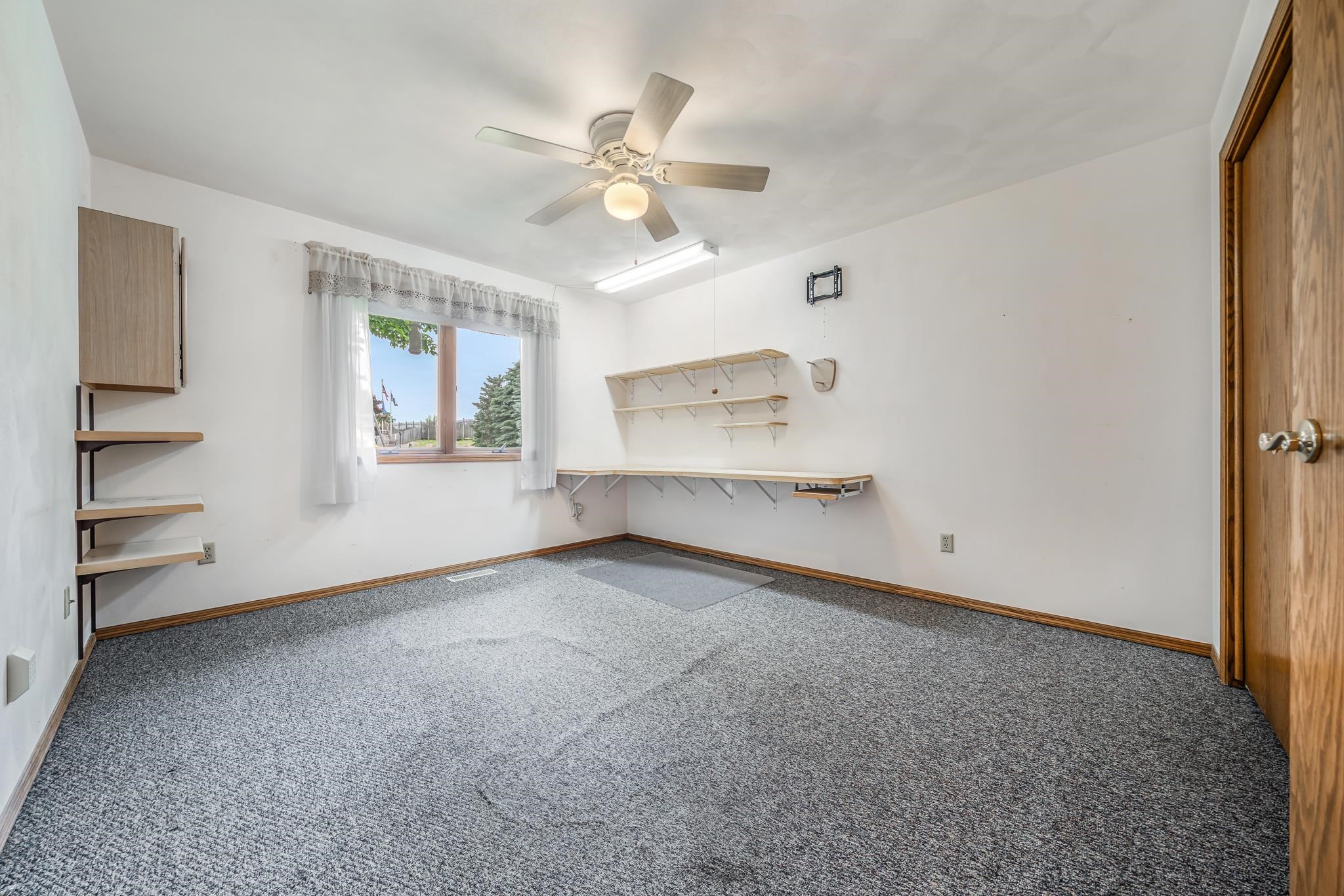 942 E MAYFIELD Drive