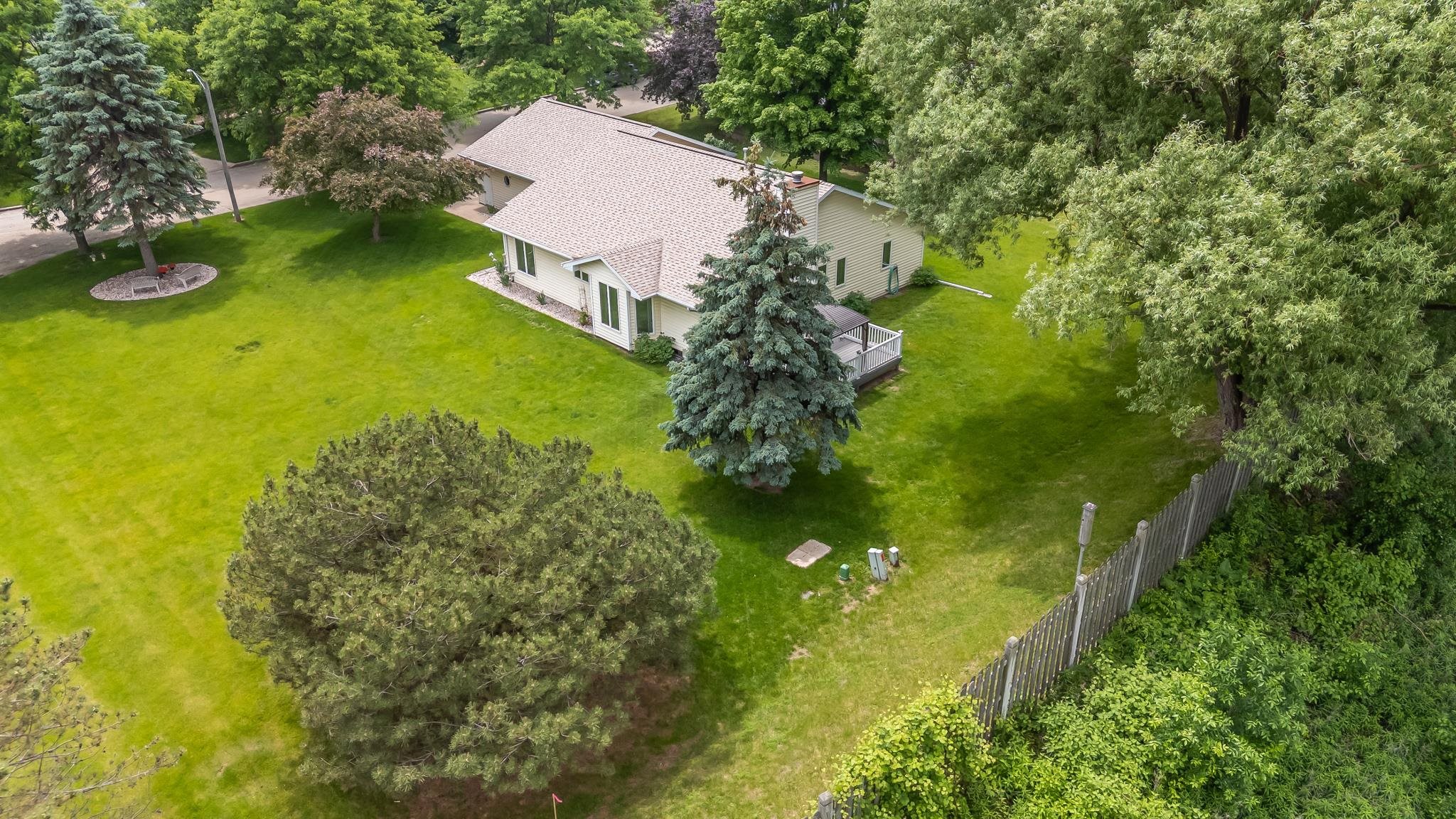 942 E MAYFIELD Drive