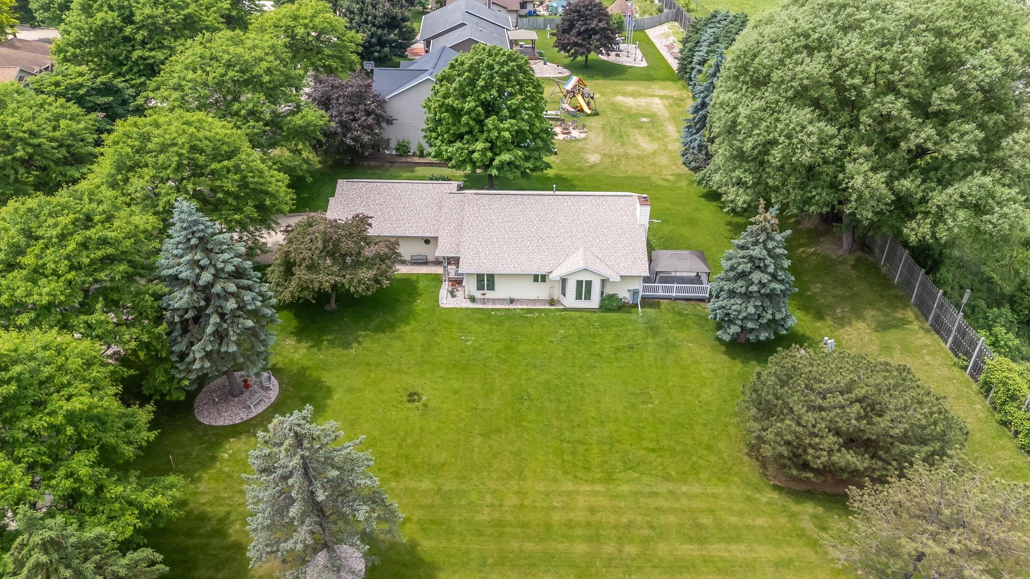 942 E MAYFIELD Drive