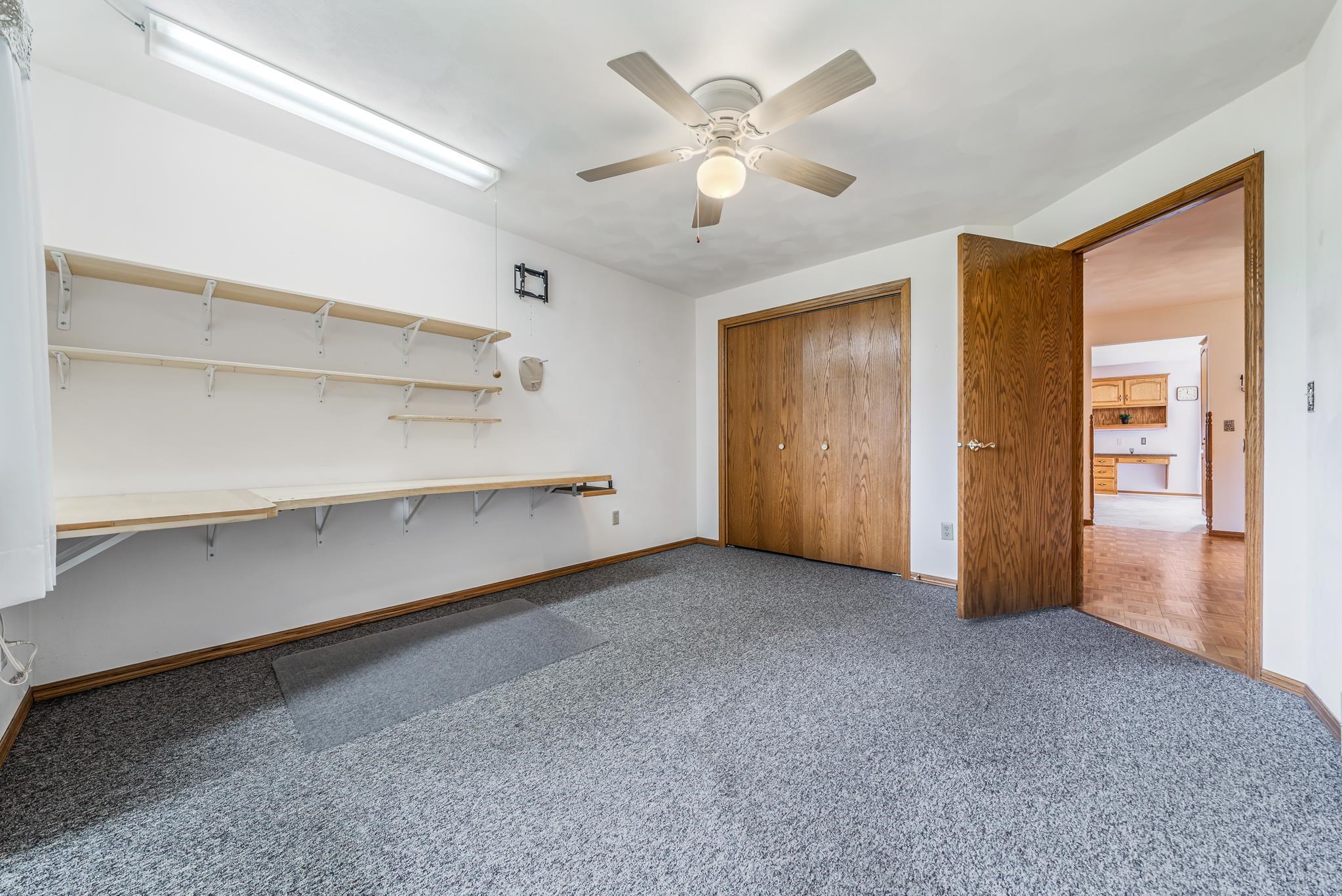 942 E MAYFIELD Drive