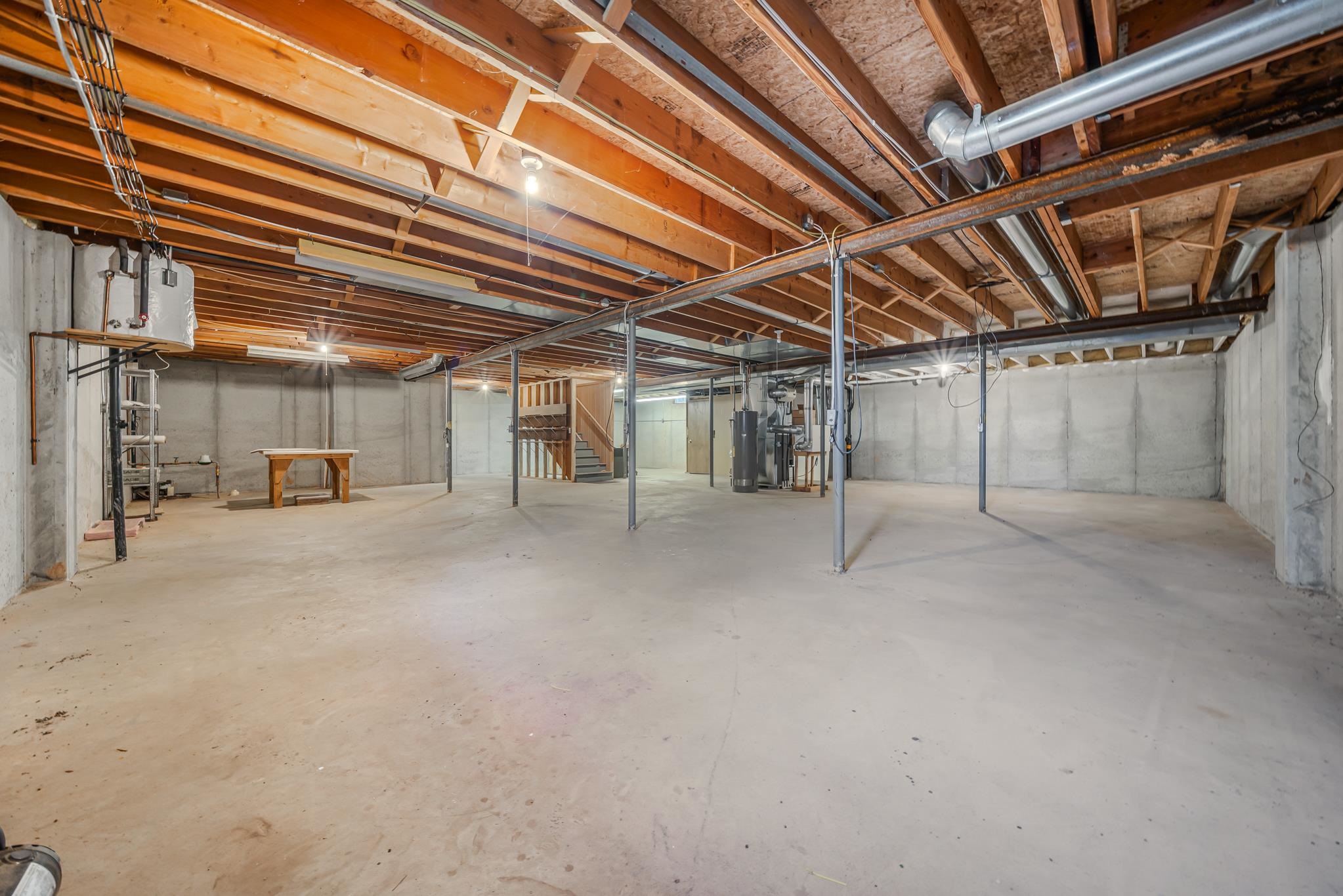 942 E MAYFIELD Drive