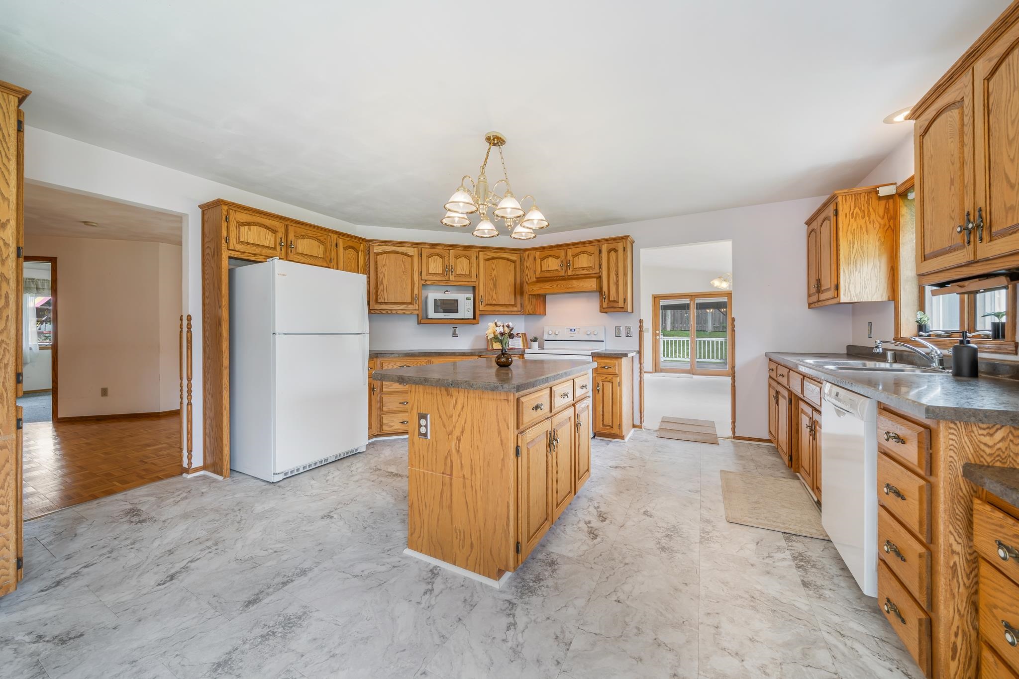 942 E MAYFIELD Drive