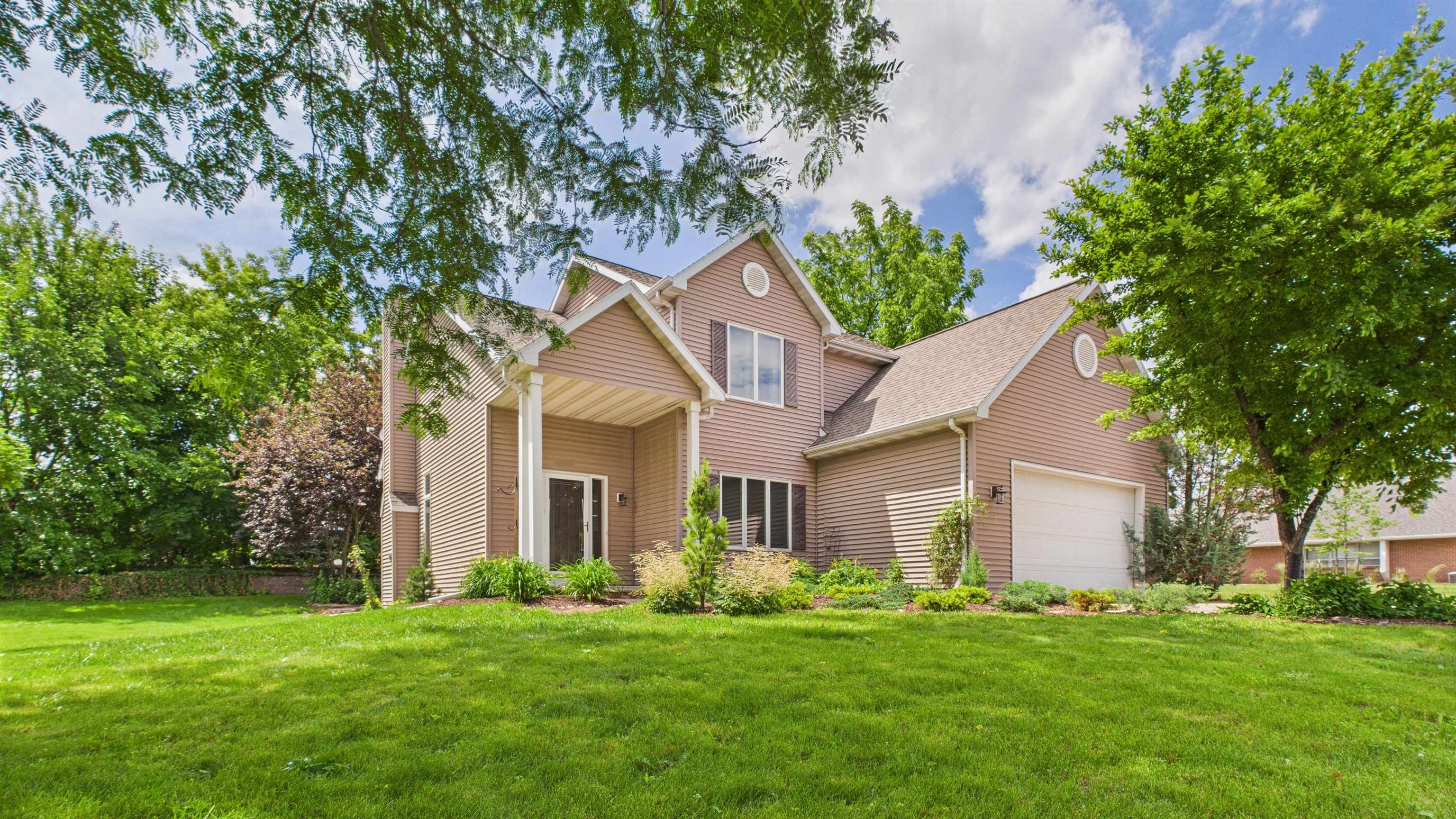 3119 N DIVISION Street