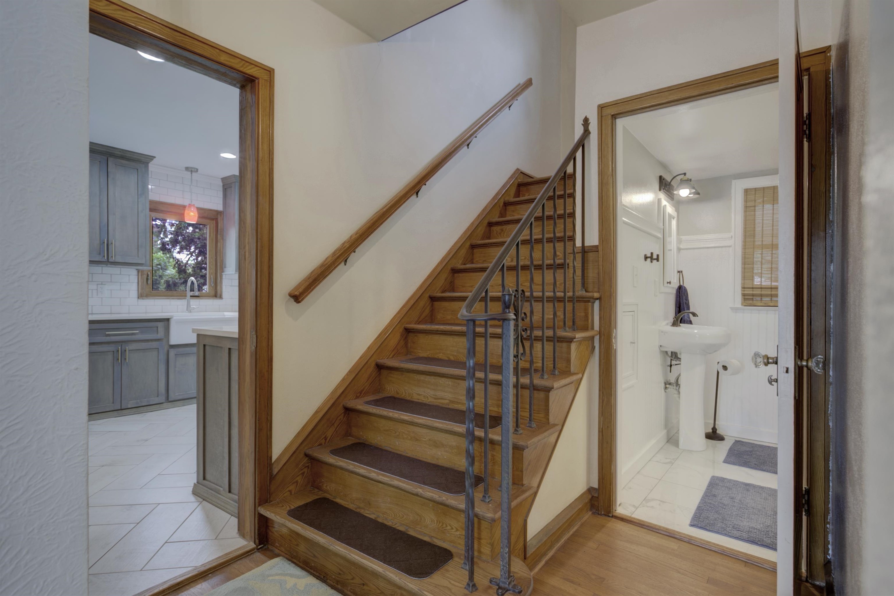 314 E RANDALL Street