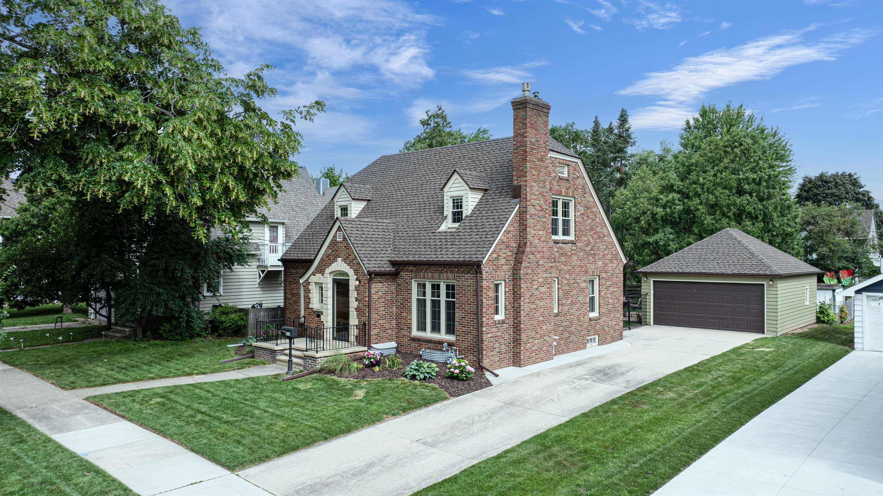 314 E RANDALL Street
