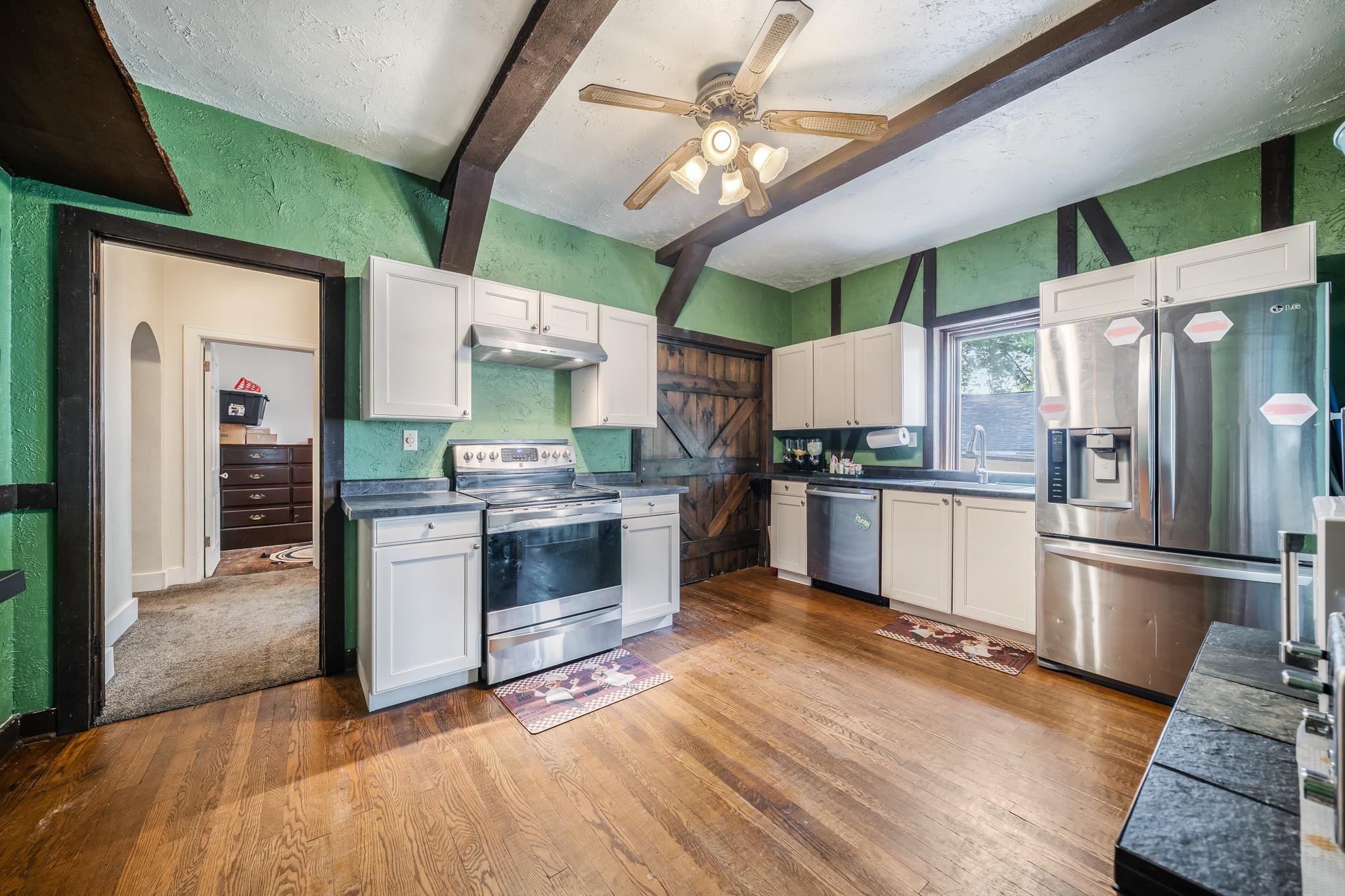 2161 LAKESIDE Place