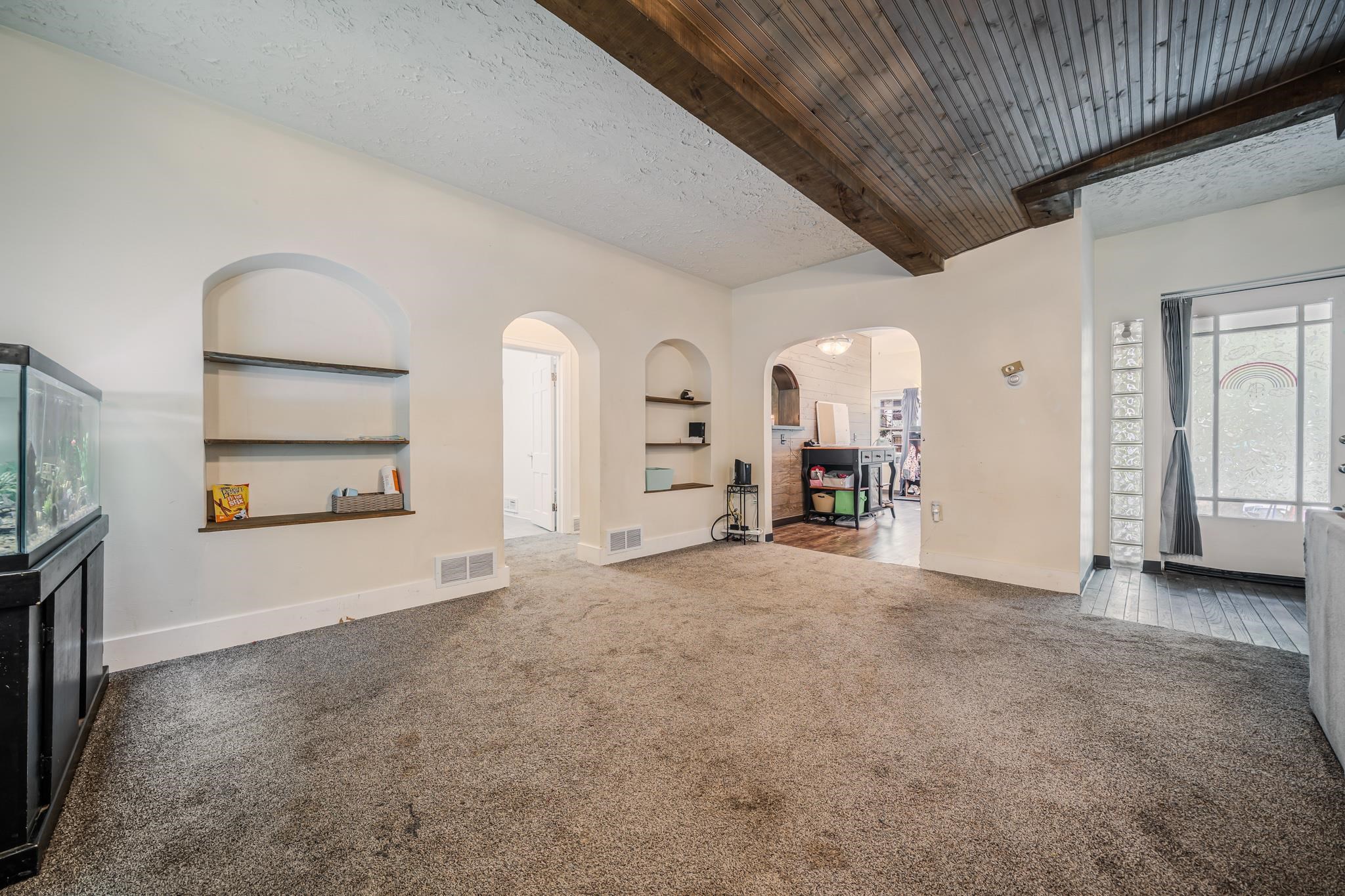 2161 LAKESIDE Place