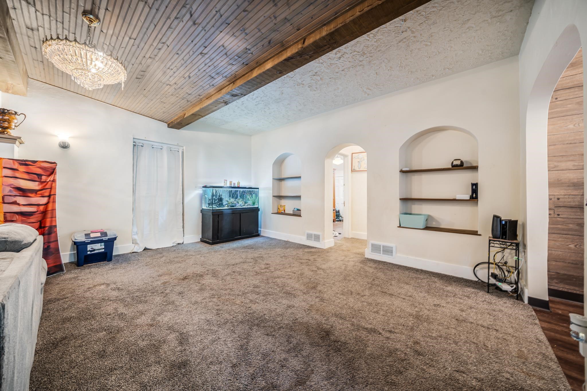 2161 LAKESIDE Place