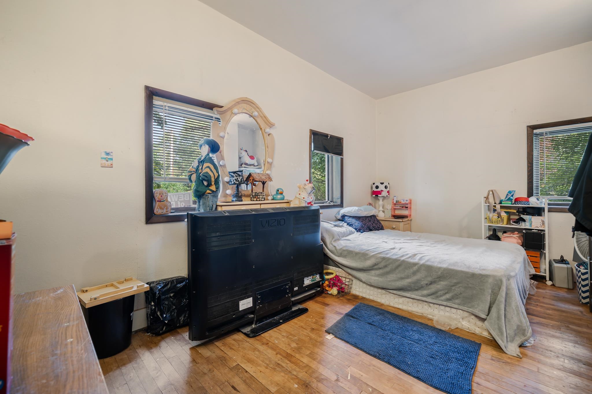 2161 LAKESIDE Place