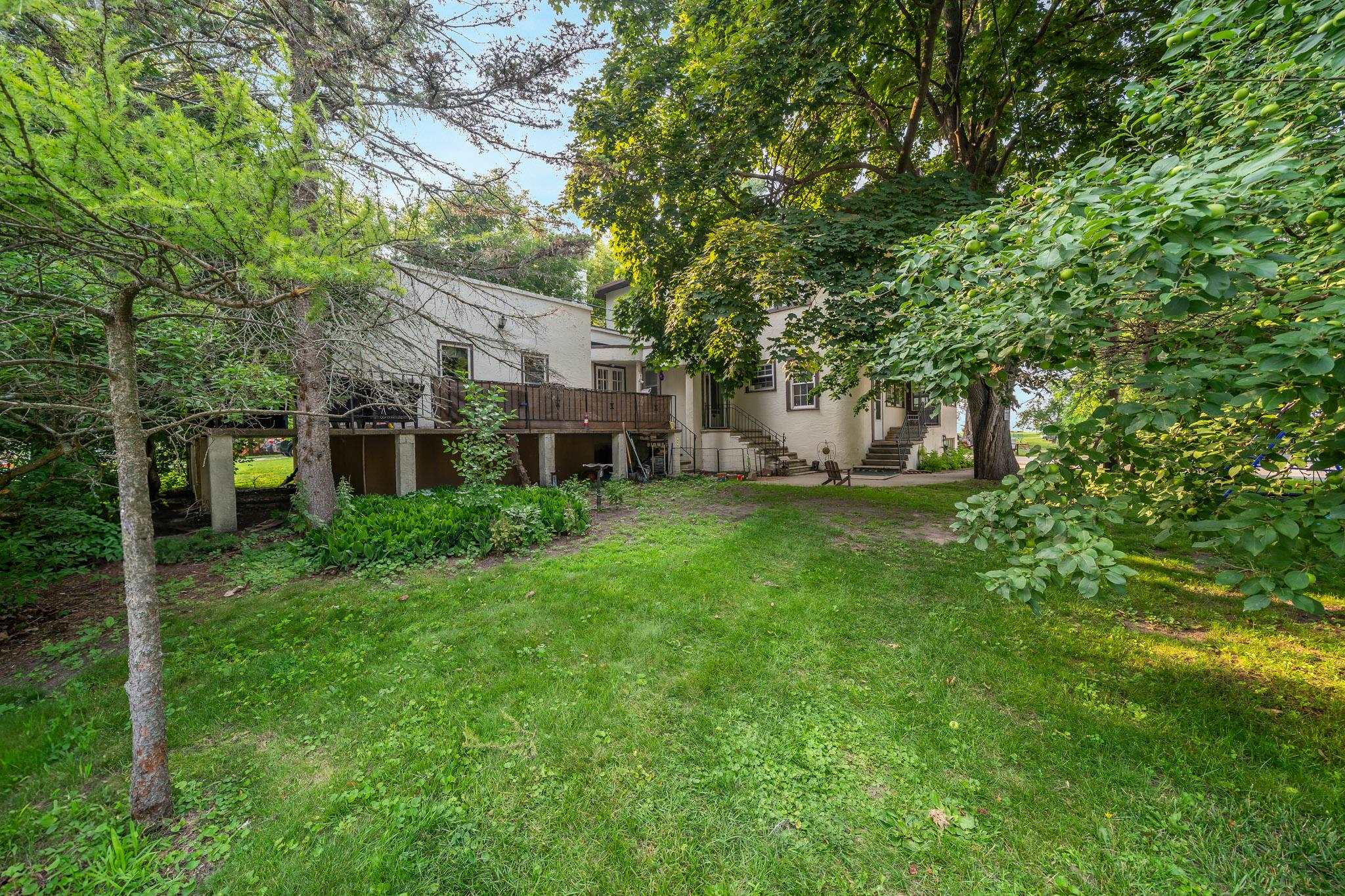 2161 LAKESIDE Place