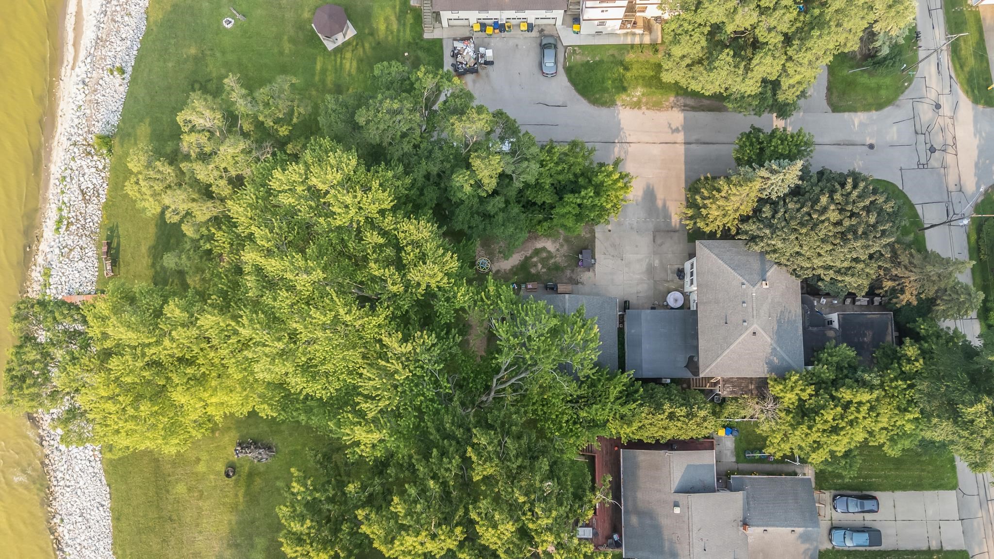 2161 LAKESIDE Place