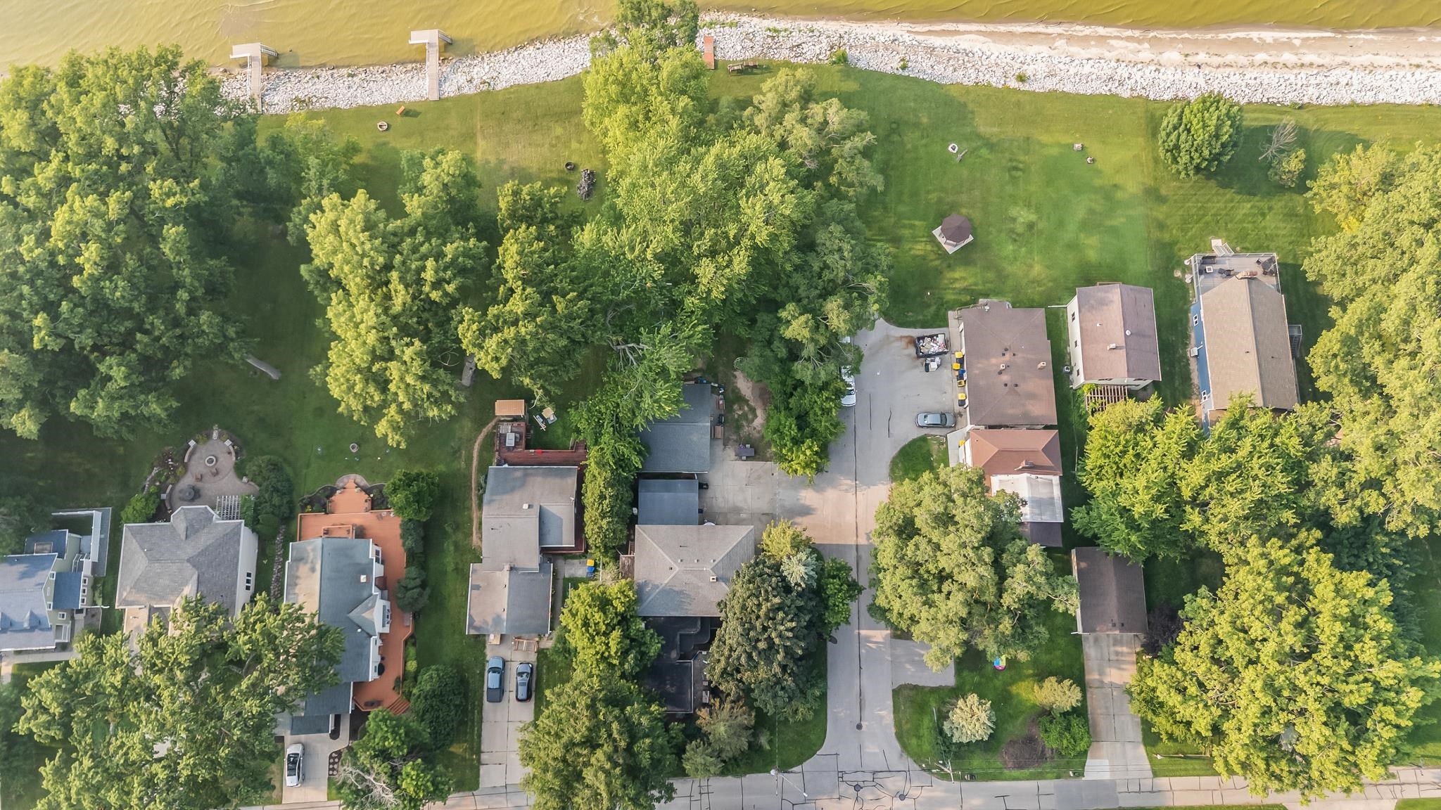 2161 LAKESIDE Place