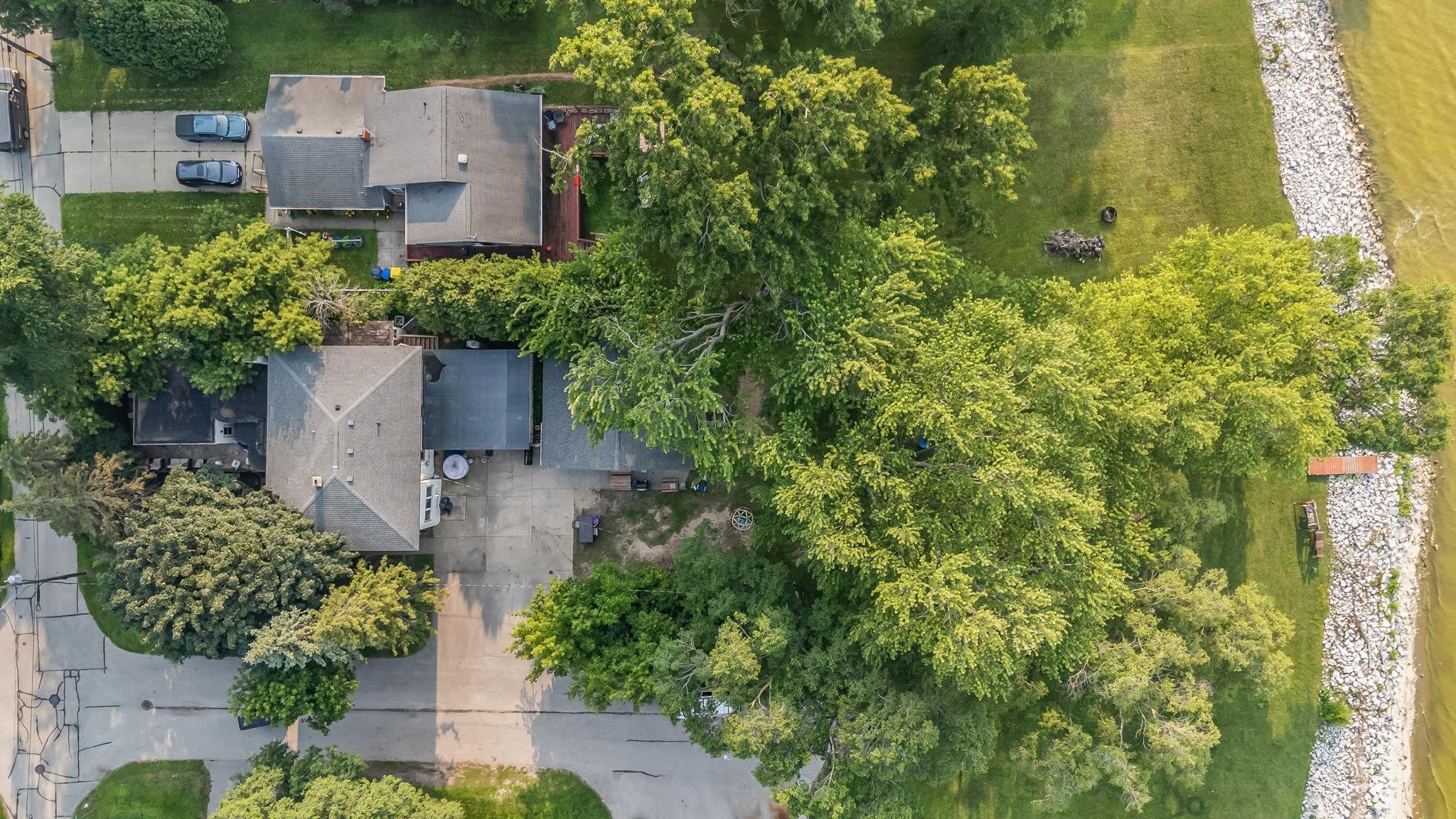 2161 LAKESIDE Place
