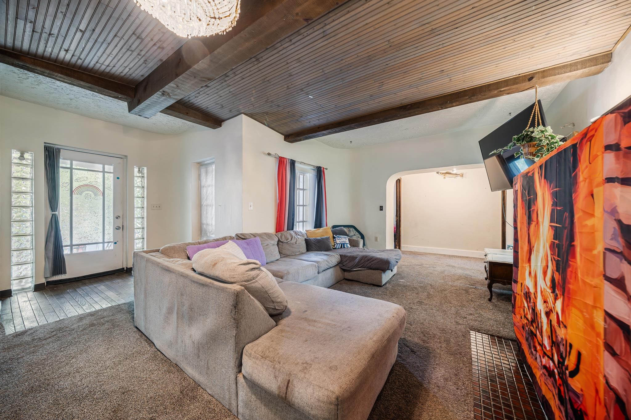2161 LAKESIDE Place