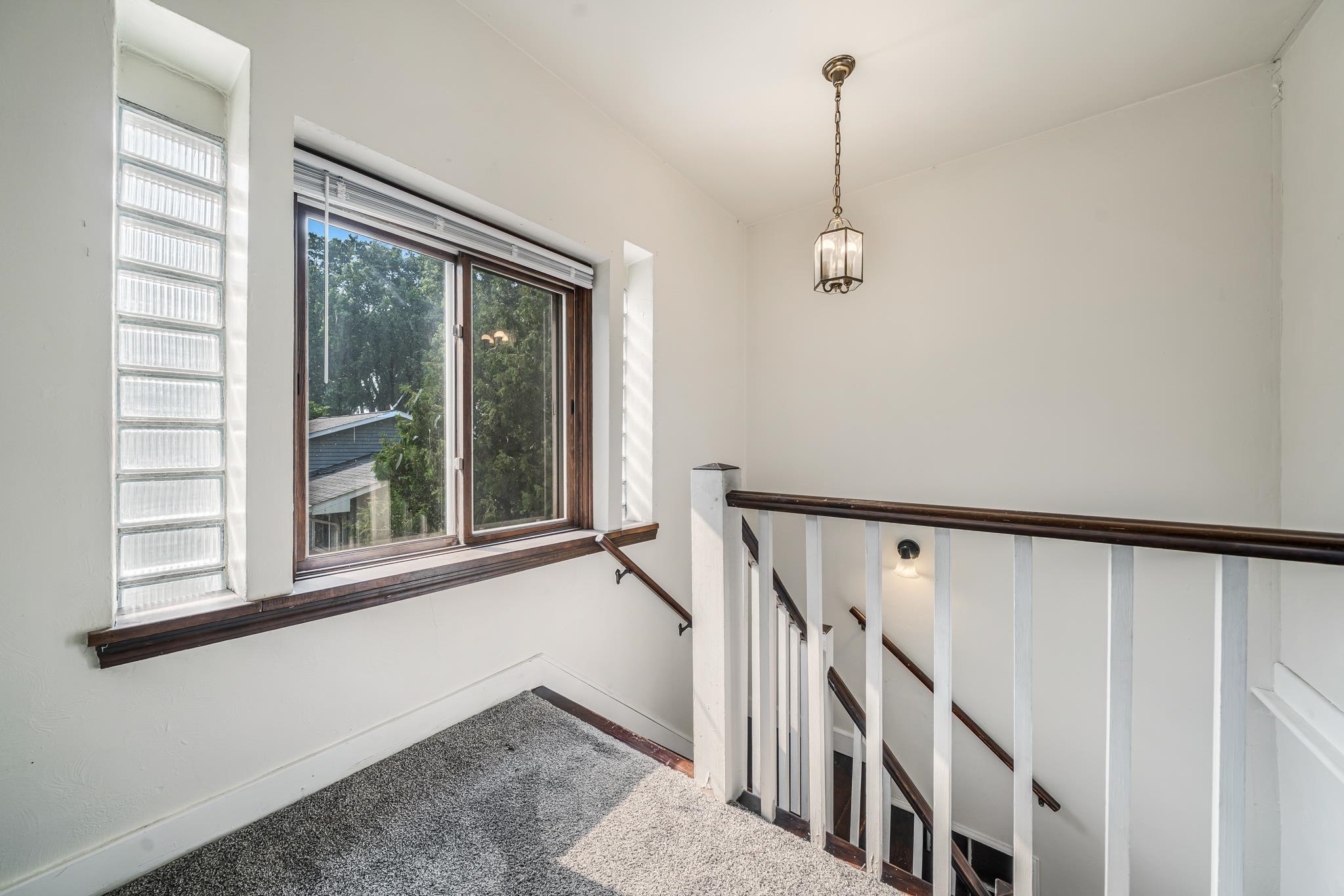 2161 LAKESIDE Place