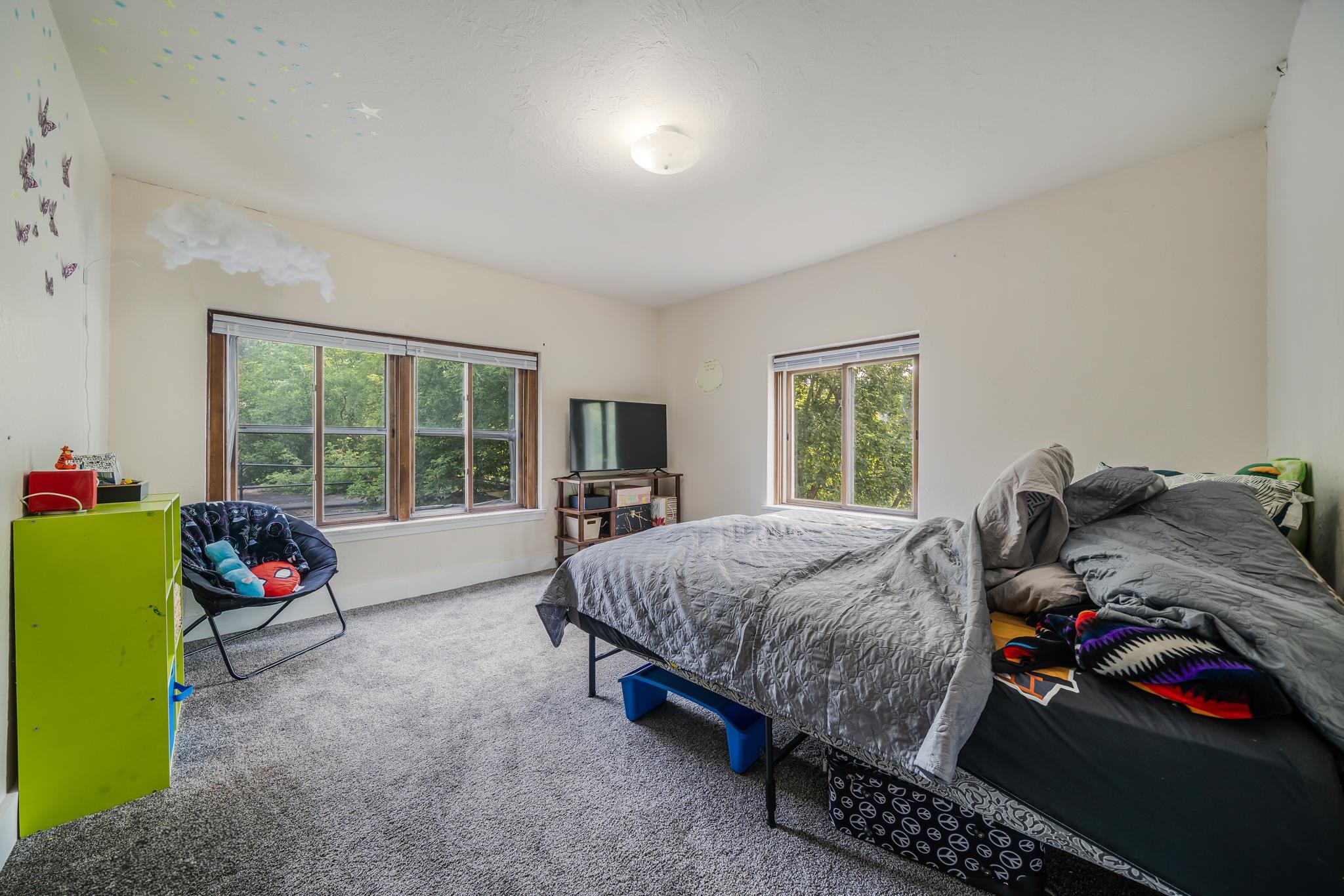 2161 LAKESIDE Place