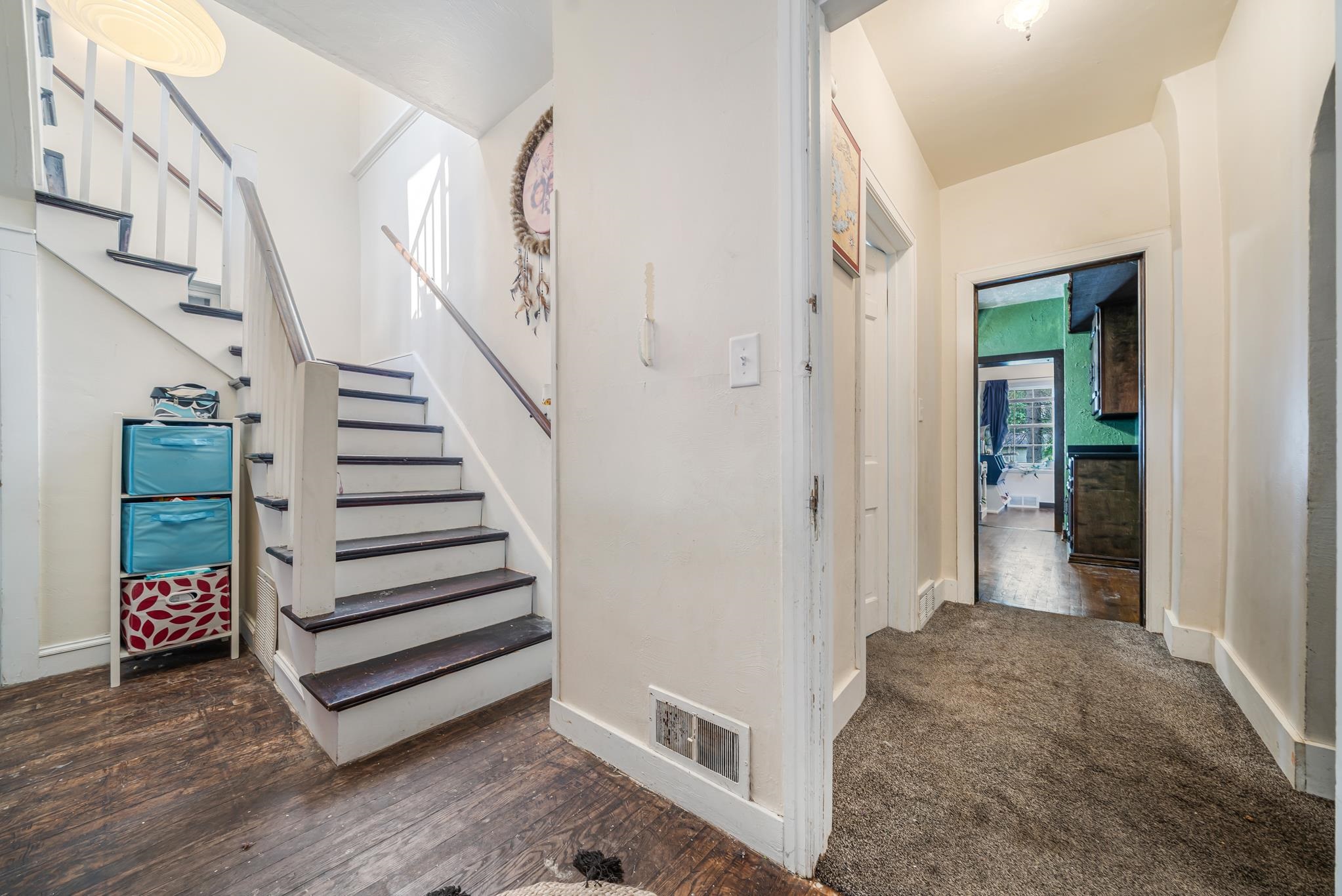 2161 LAKESIDE Place